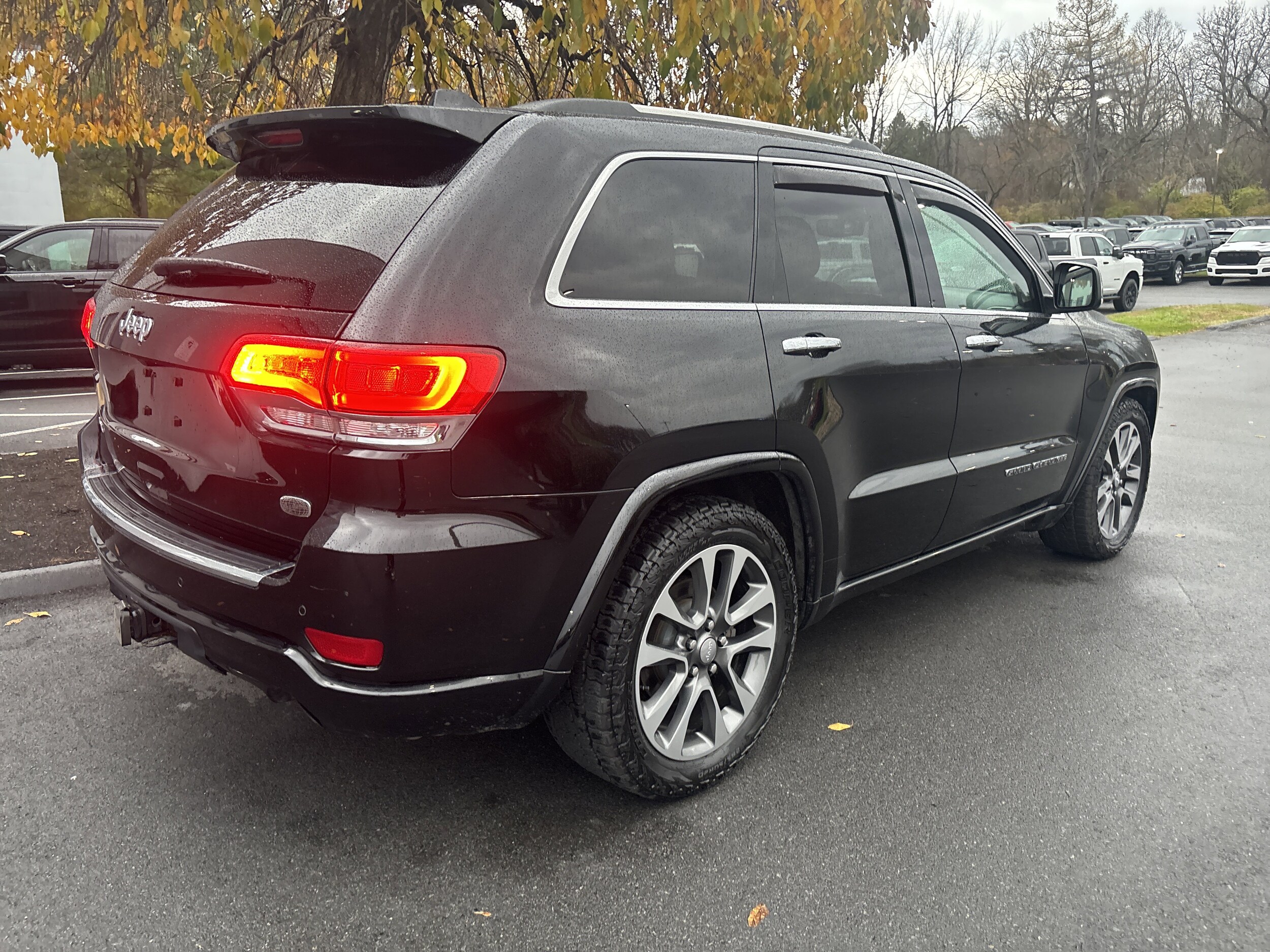 2017 Jeep Grand Cherokee Overland photo 2