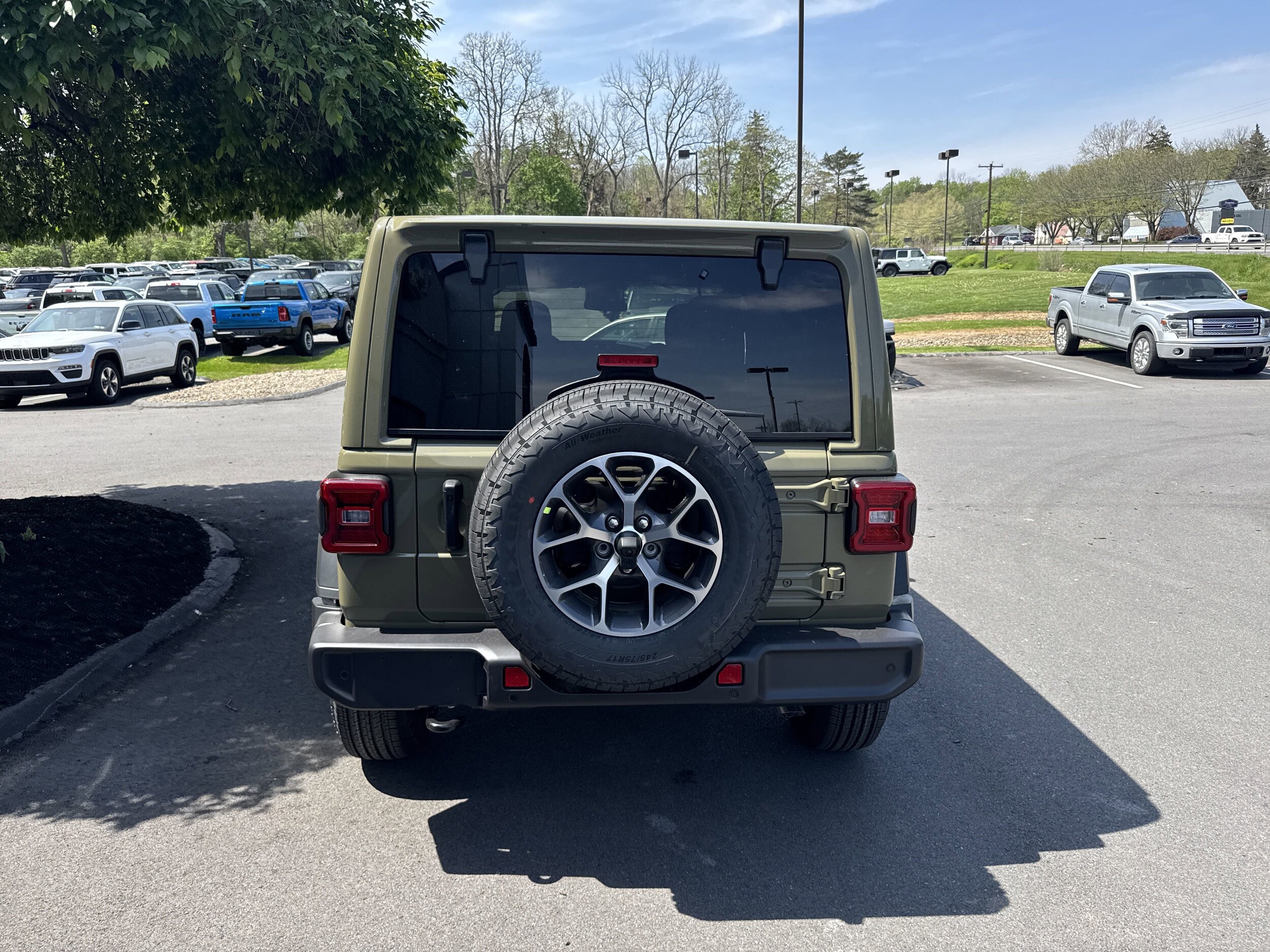 2025 Jeep Wrangler Sport photo 4