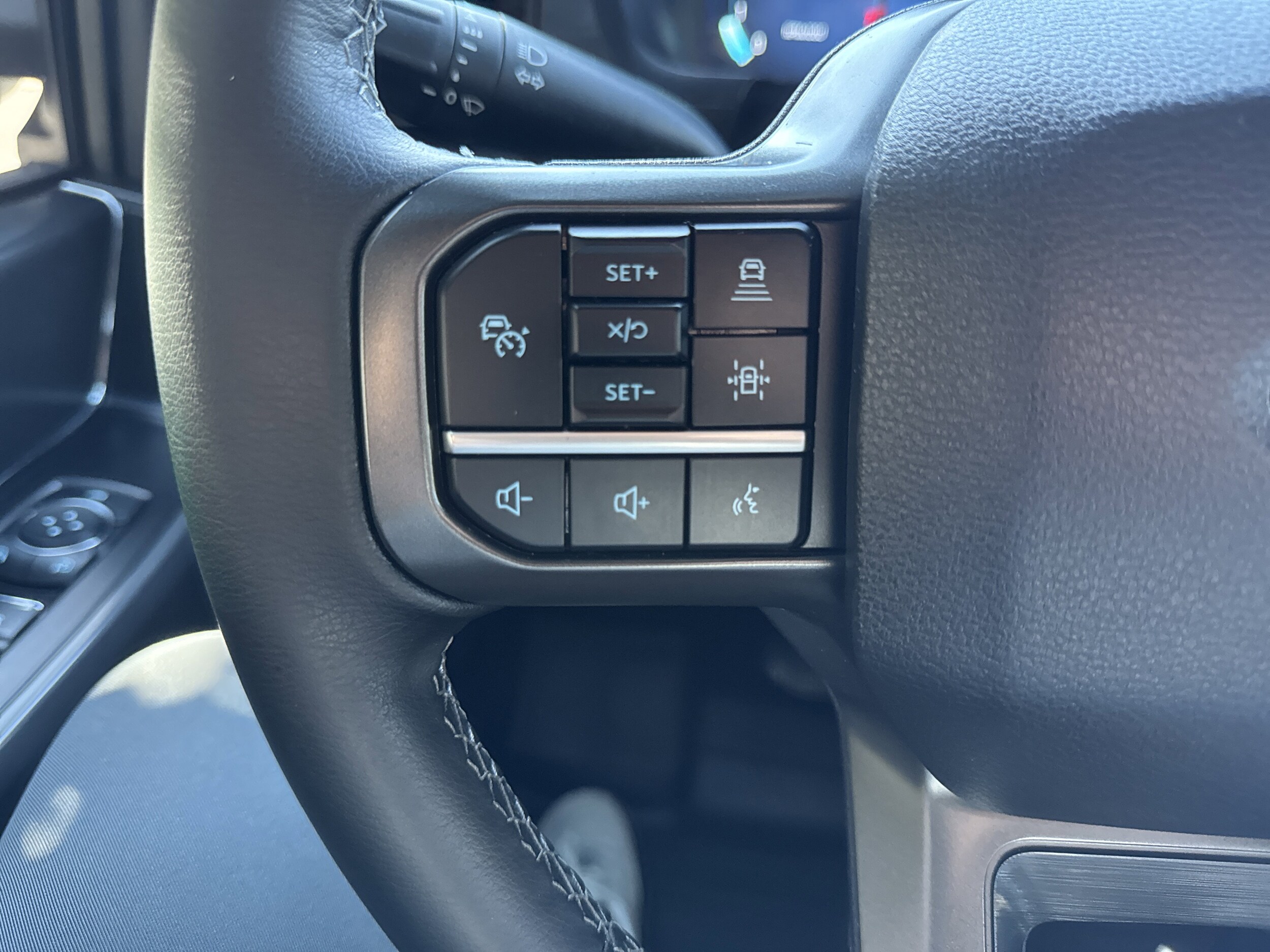 2024 Ford F-150 XLT photo 3