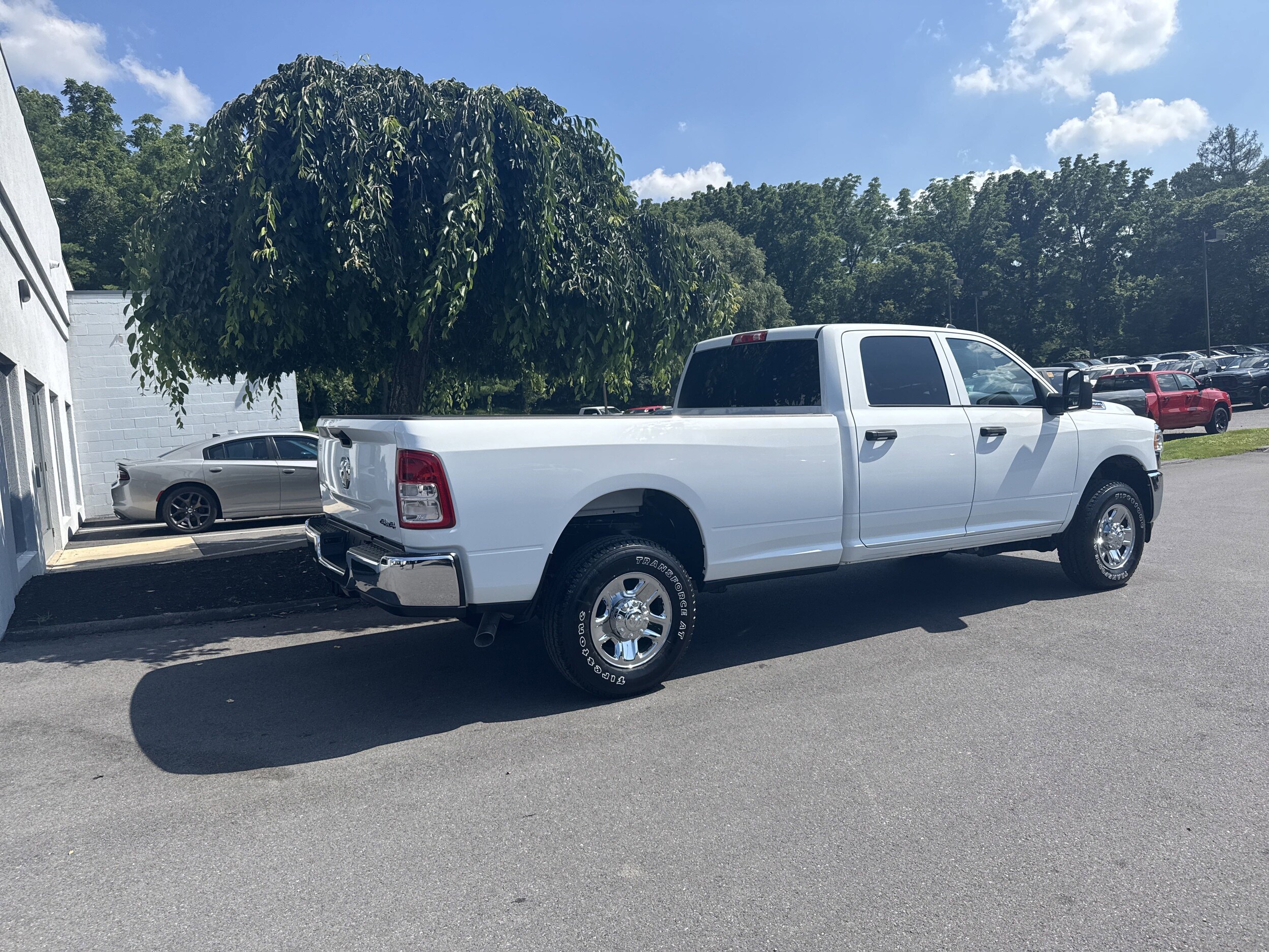 2023 Ram 2500 Tradesman photo 3