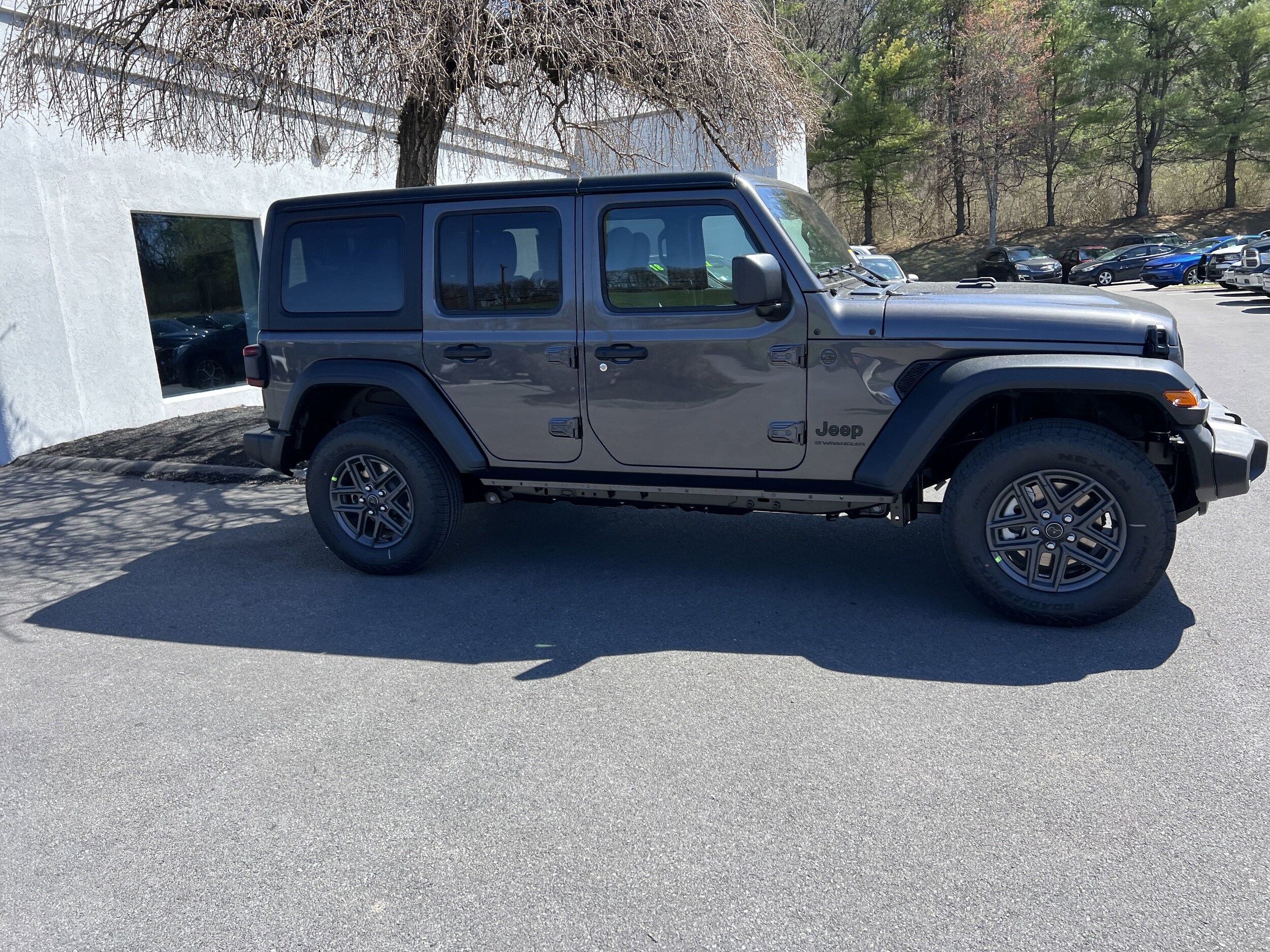 2025 Jeep Wrangler Sport photo 2