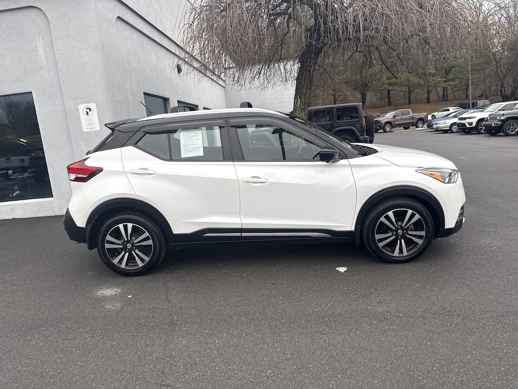 Used 2018 Nissan Kicks SR SUV