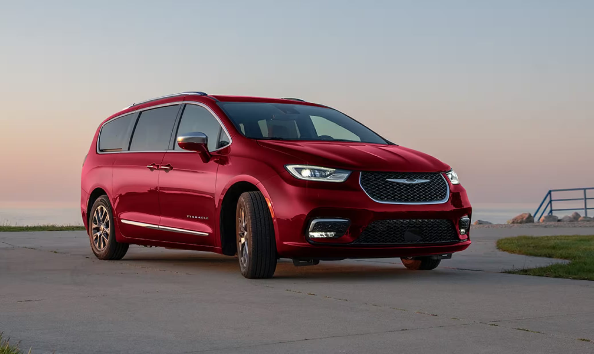 2024-chrysler-pacifica-parked-mbphev.png
