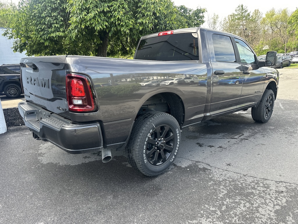 New 2026 Ram 2500 BIG HORN CREW CAB 4X4 6'4 BOX Pickup