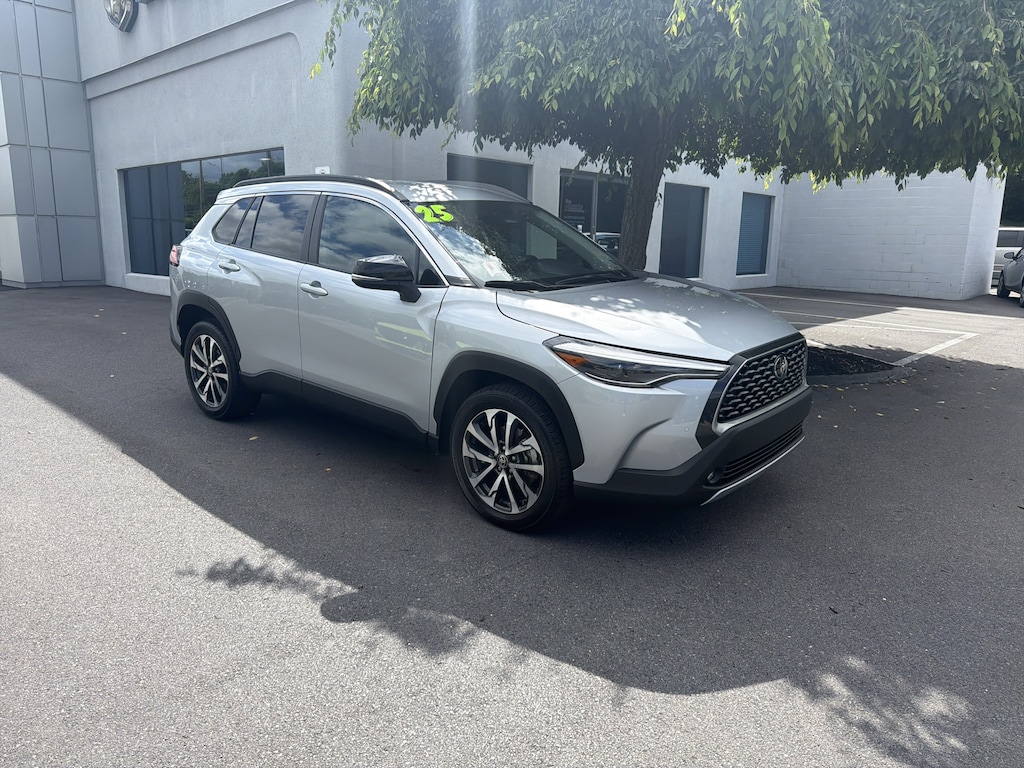 Used 2025 Toyota Corolla Cross XLE SUV