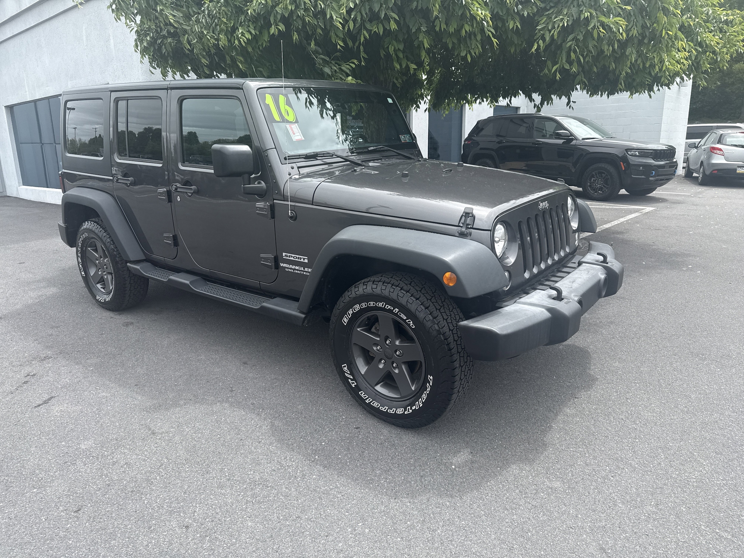 2016 Jeep Wrangler Sport's photo