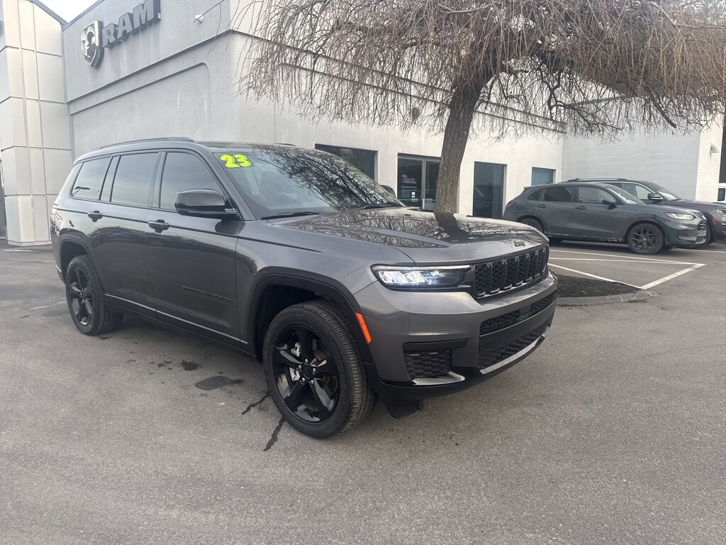 Used 2023 Jeep Grand Cherokee L Laredo SUV