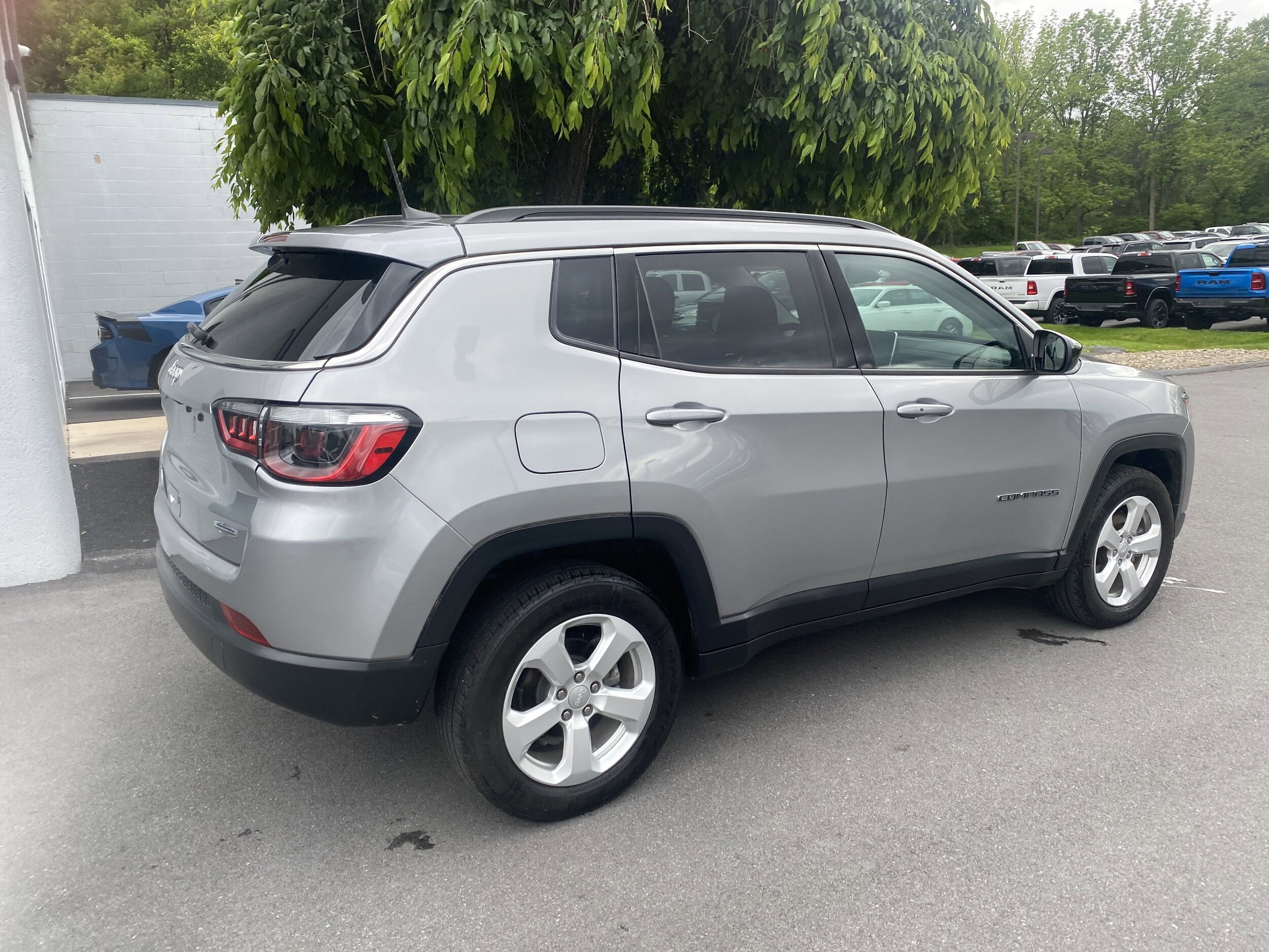 2022 Jeep Compass Latitude photo 3