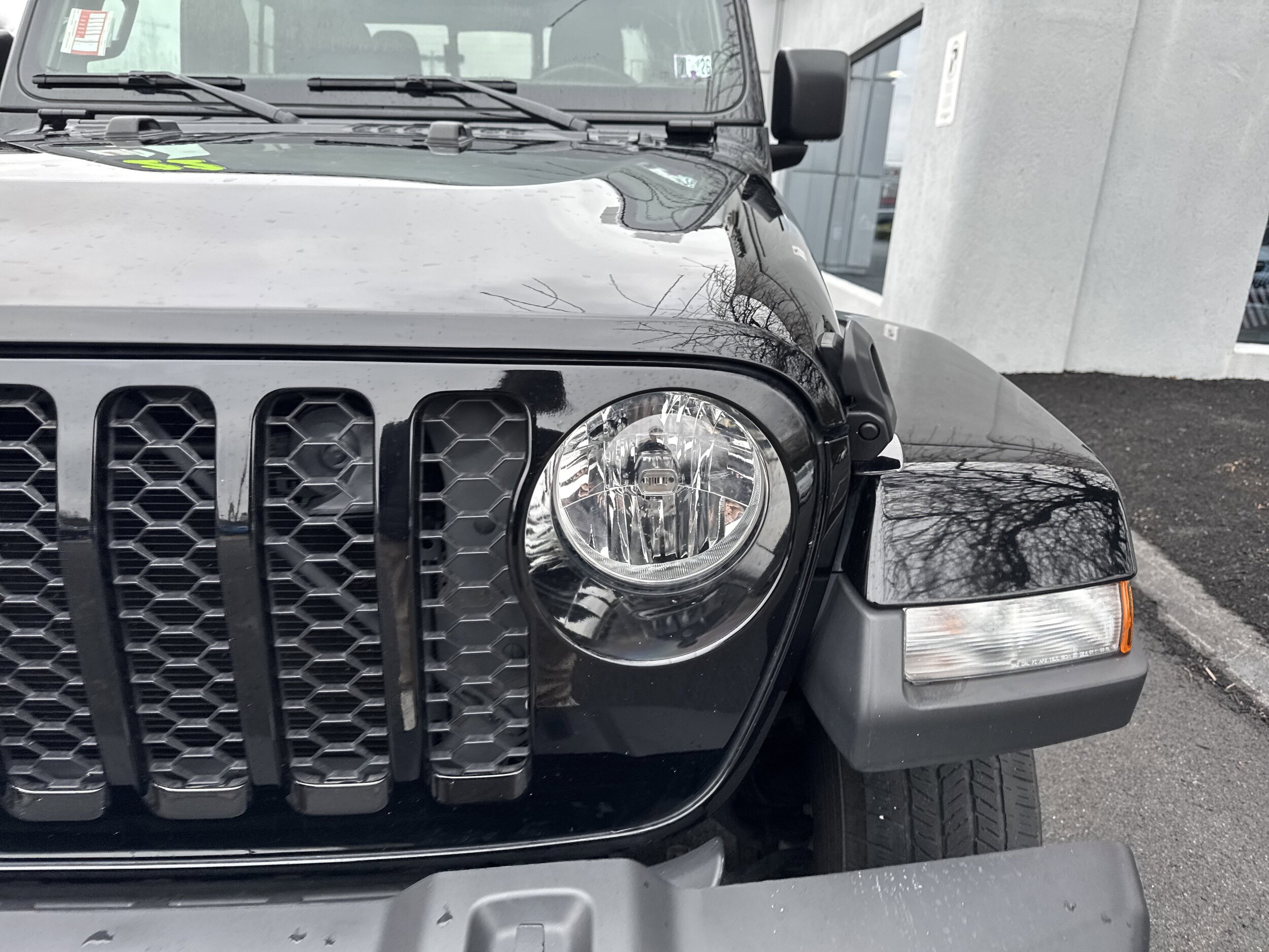 2022 Jeep Gladiator Sport S photo 2