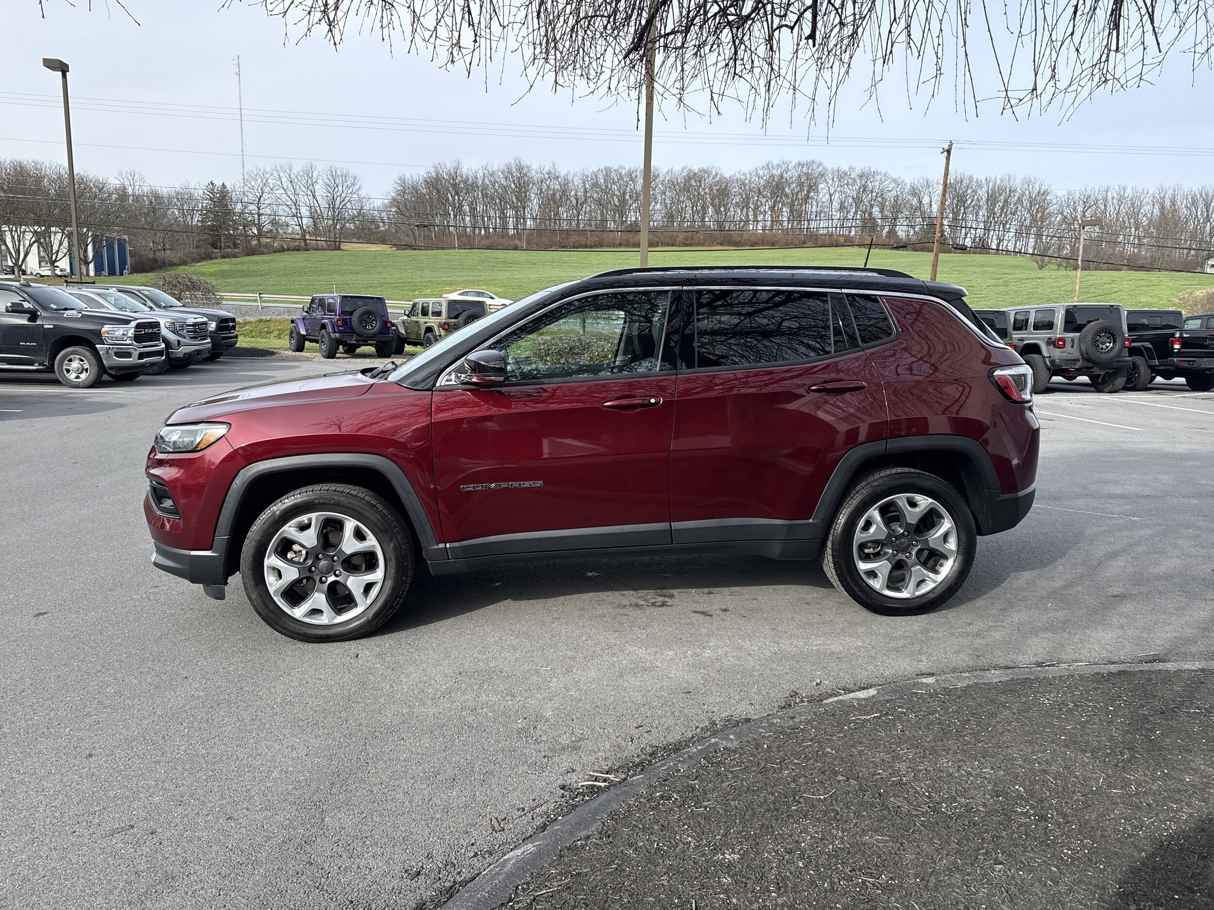 2022 Jeep Compass Limited photo 2