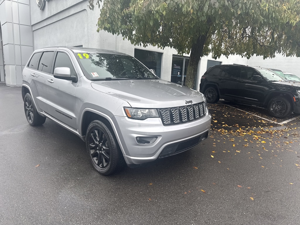 Used 2019 Jeep Grand Cherokee Altitude SUV