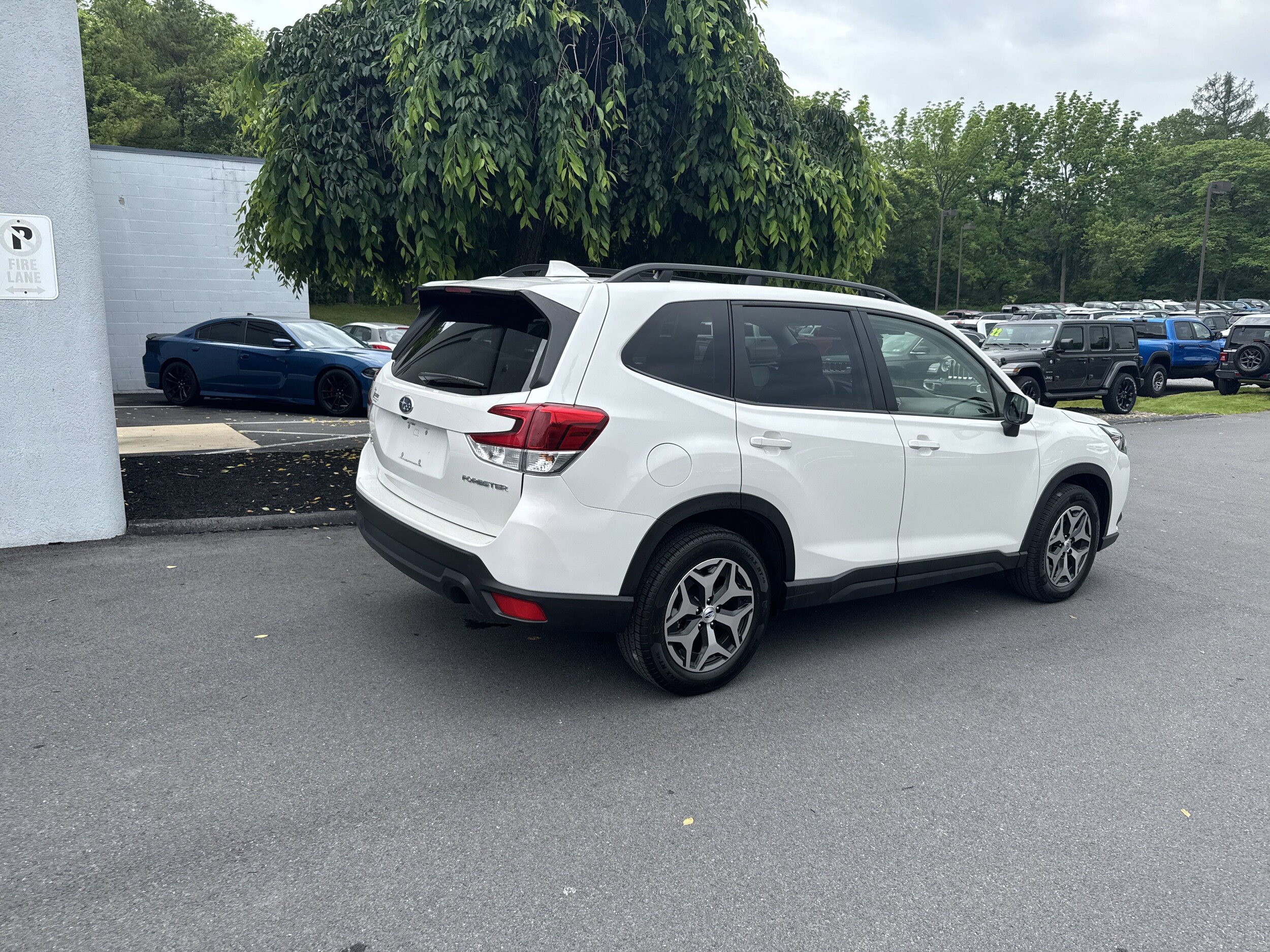 2022 Subaru Forester Premium photo 2