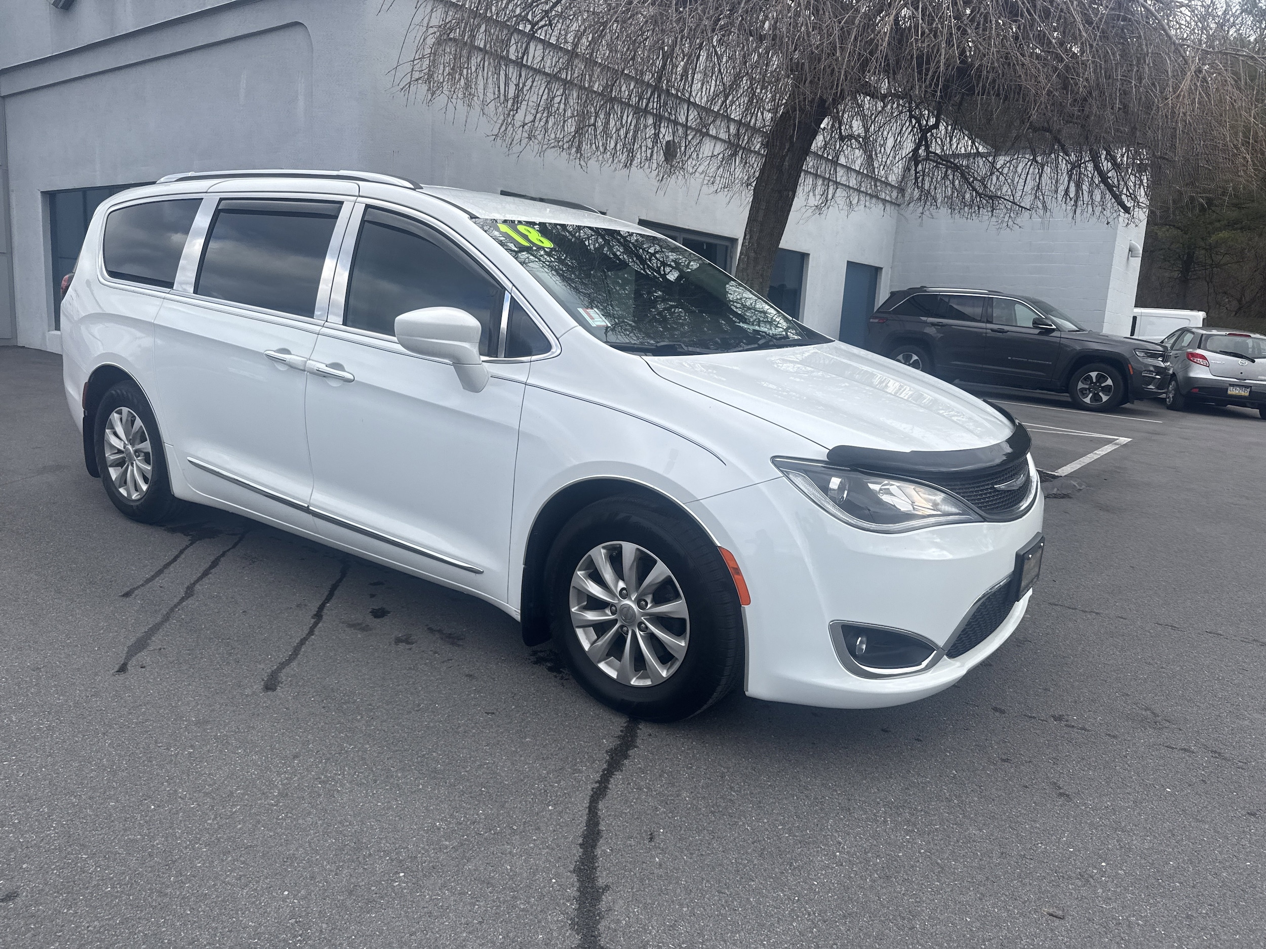 2018 Chrysler Pacifica Touring L's photo