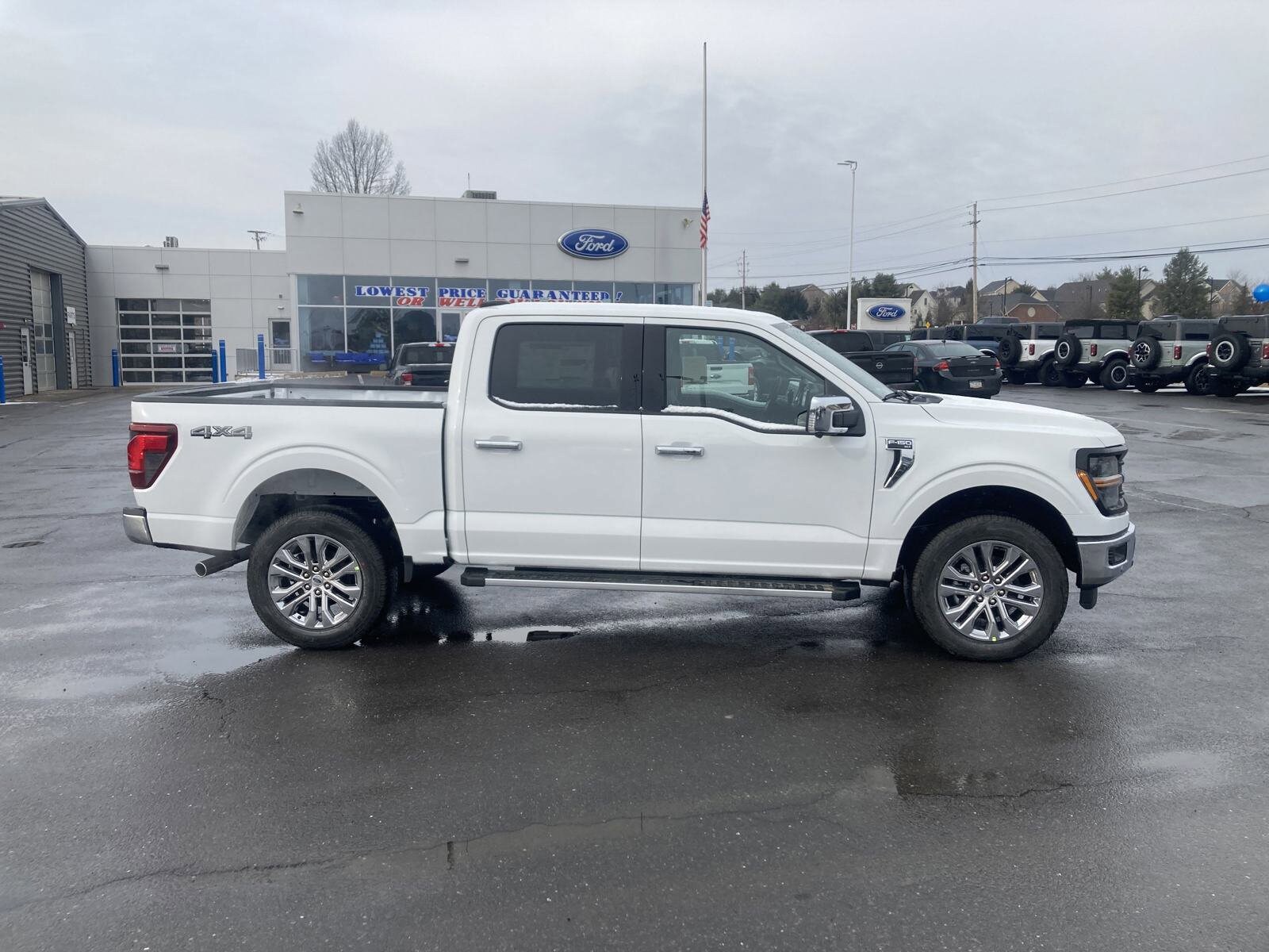 2025 Ford F-150 XLT photo 2