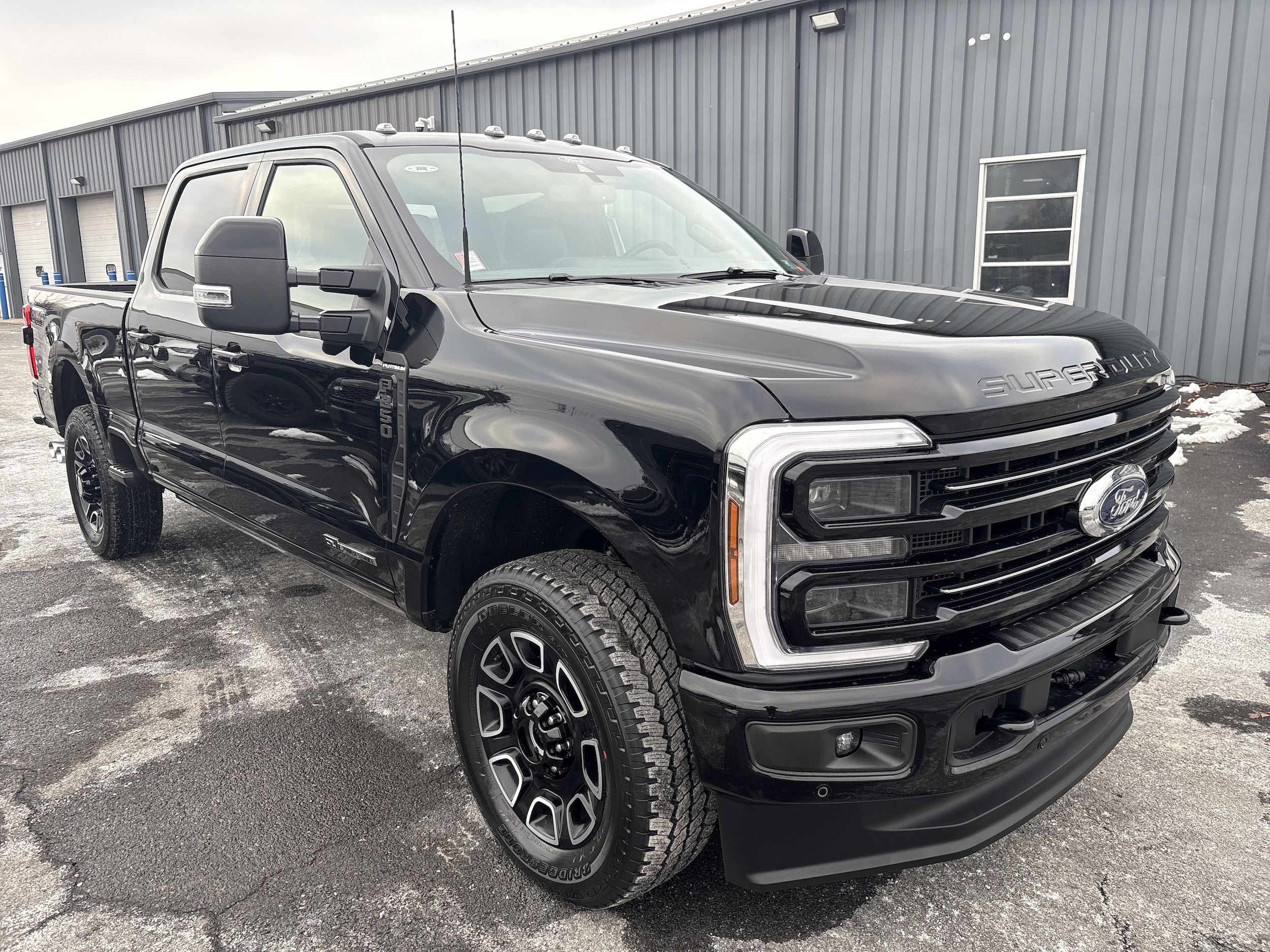 2026 Ford F-250 Super Duty Platinum's photo