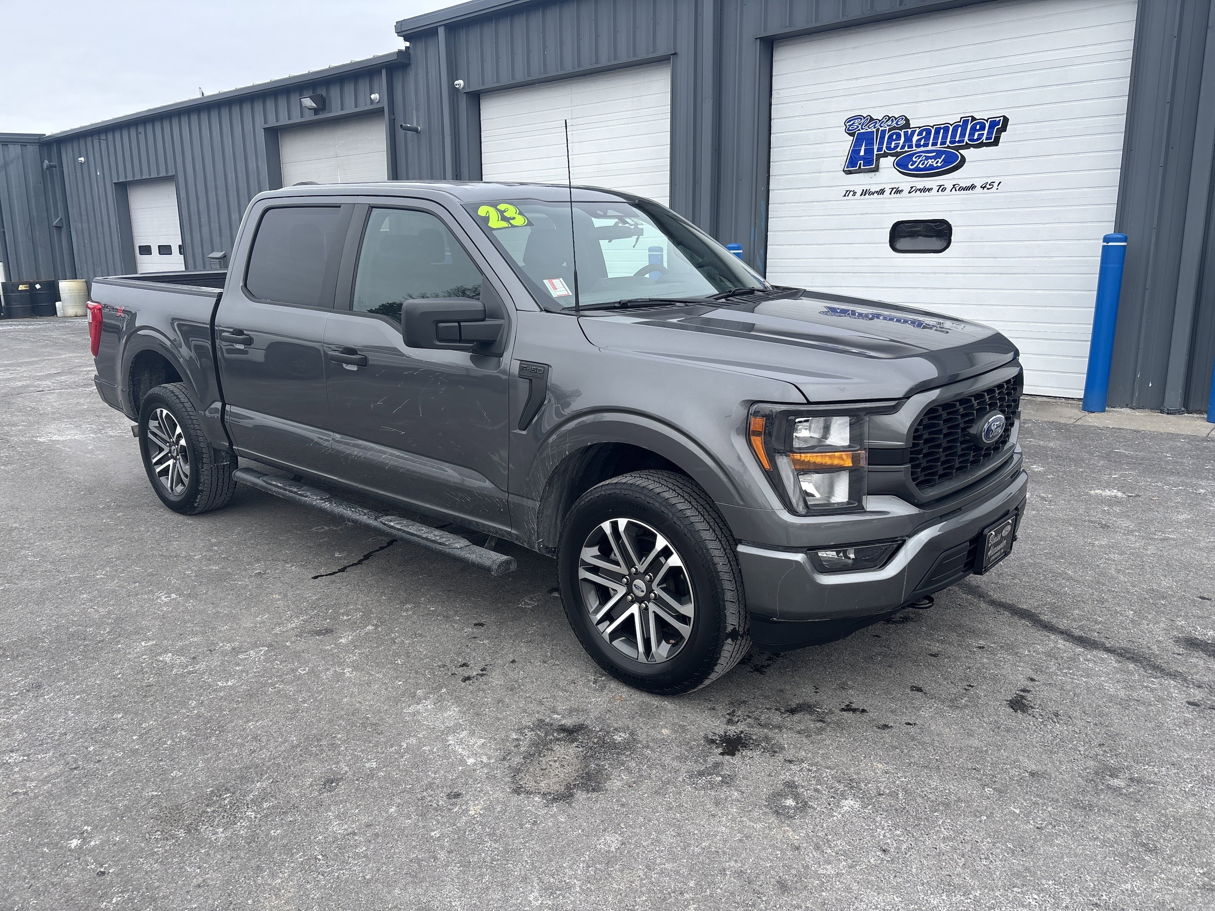2023 Ford F-150 XL's photo