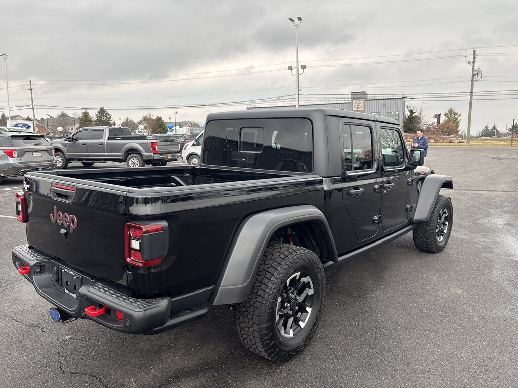 Used 2024 Jeep Gladiator Rubicon Truck Crew Cab