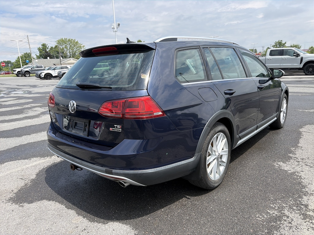 Used 2017 Volkswagen Golf Alltrack Wagon