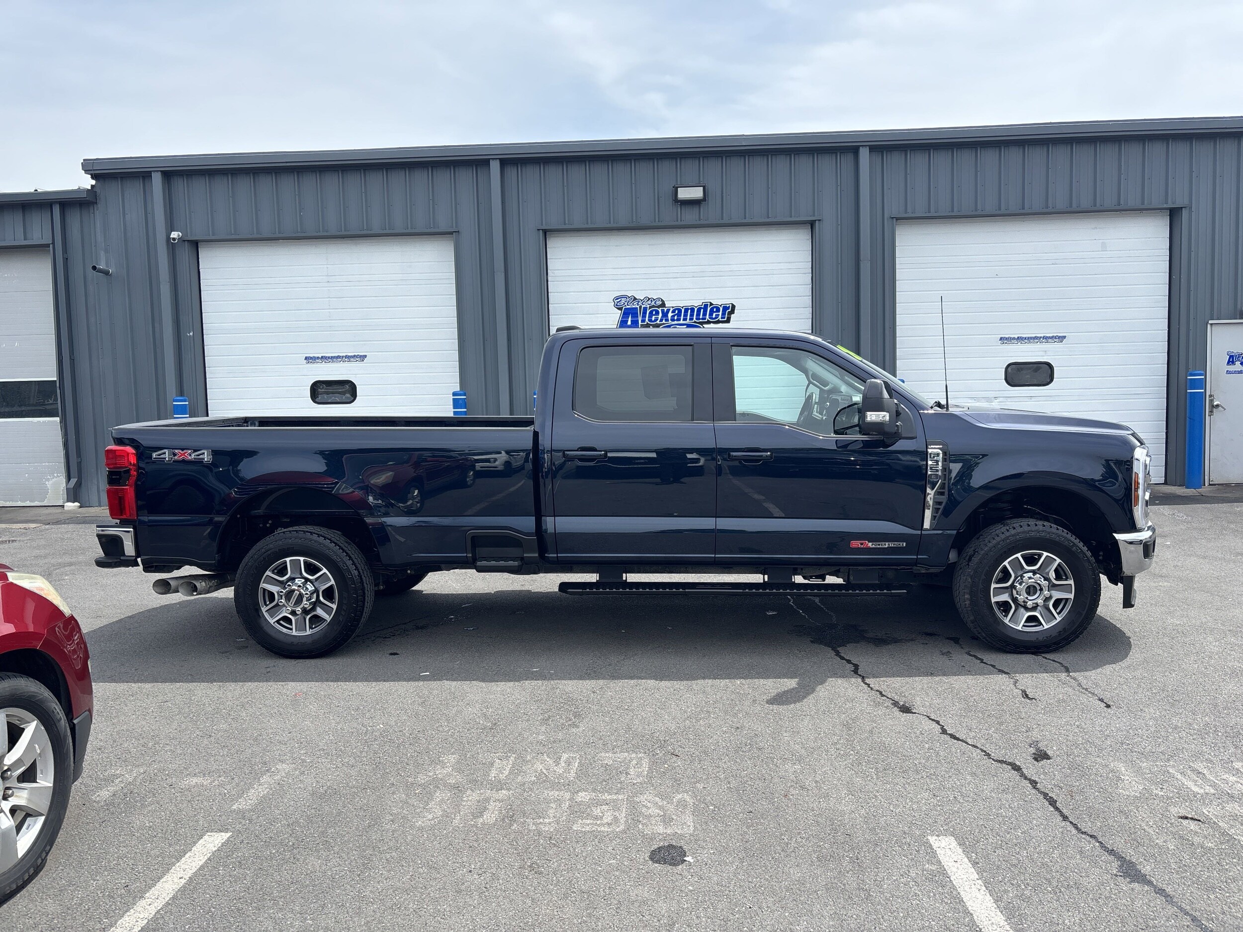 2024 Ford F-350 Lariat photo 2