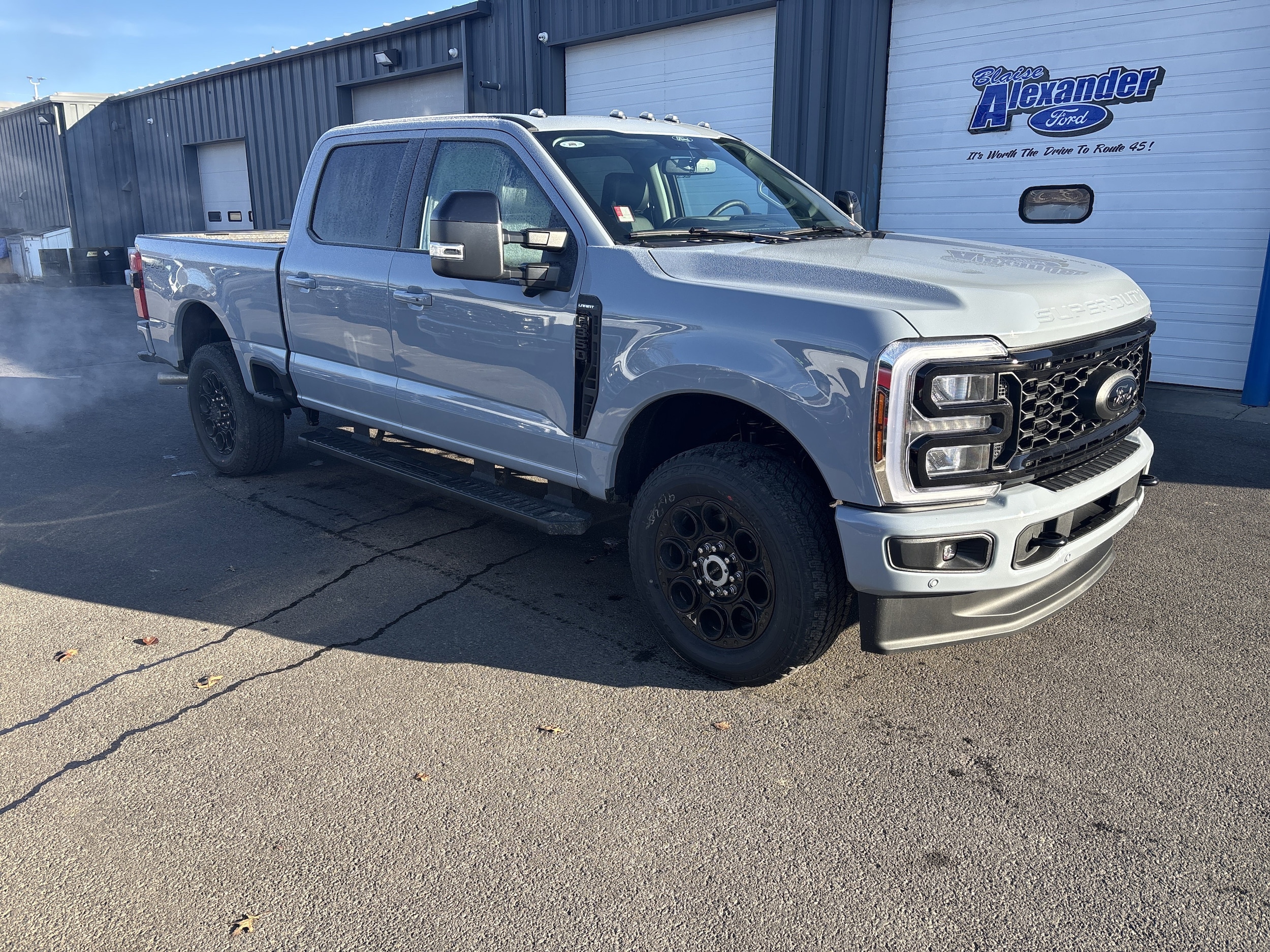 2026 Ford F-350 Super Duty Lariat's photo