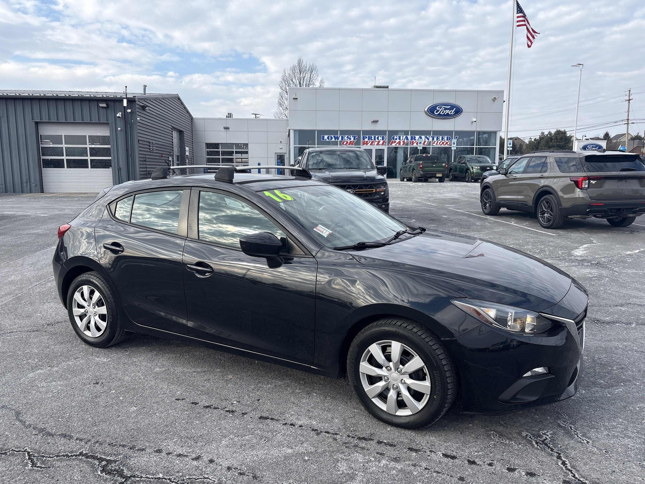 2016 Mazda MAZDA3 i Sport's photo