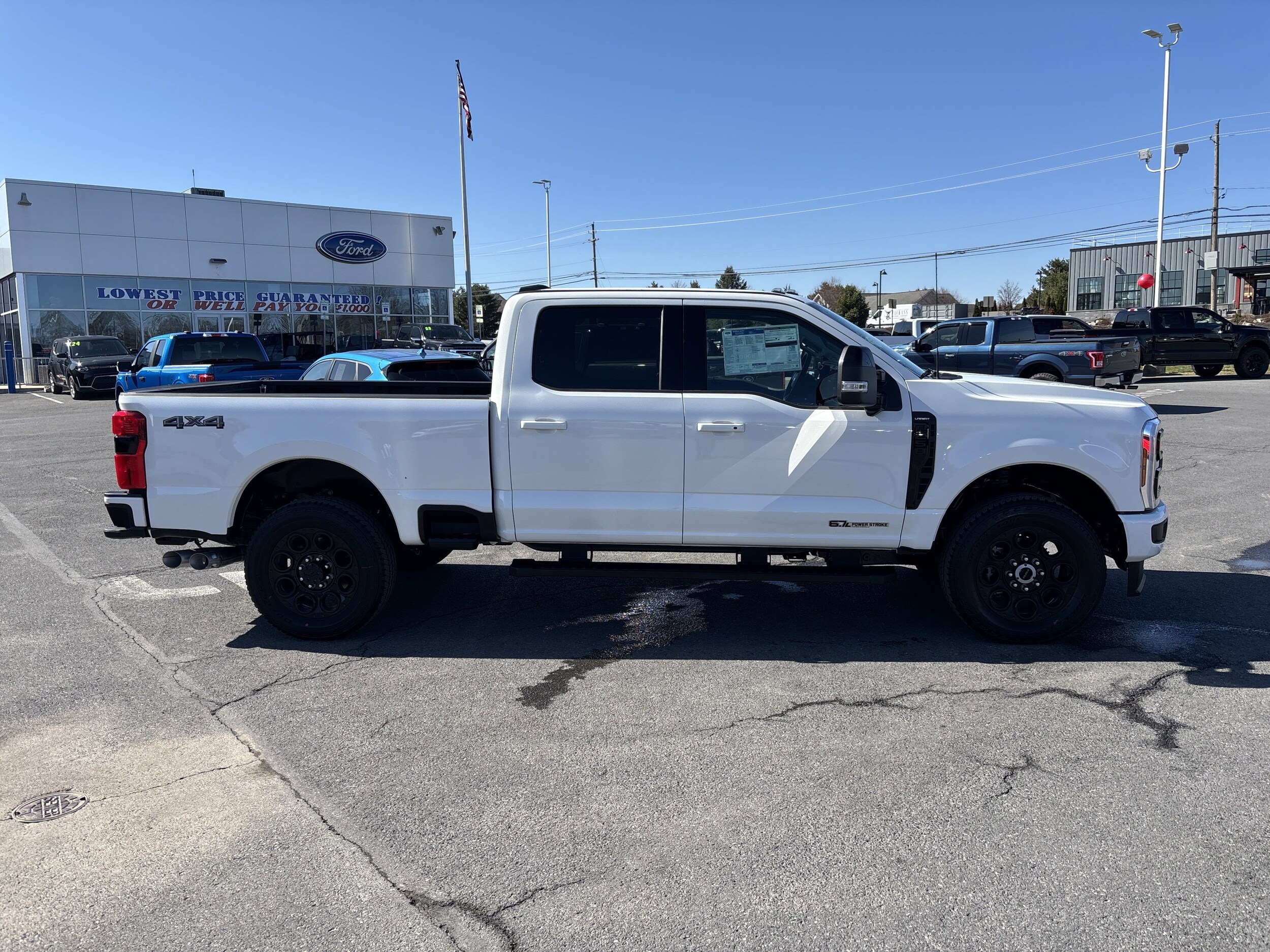 2025 Ford F-250 Lariat photo 2