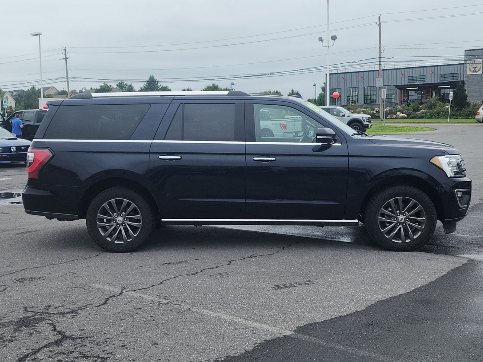 Used 2021 Ford Expedition Limited with VIN 1FMJK2AT8MEA26725 for sale in Lewisburg, PA