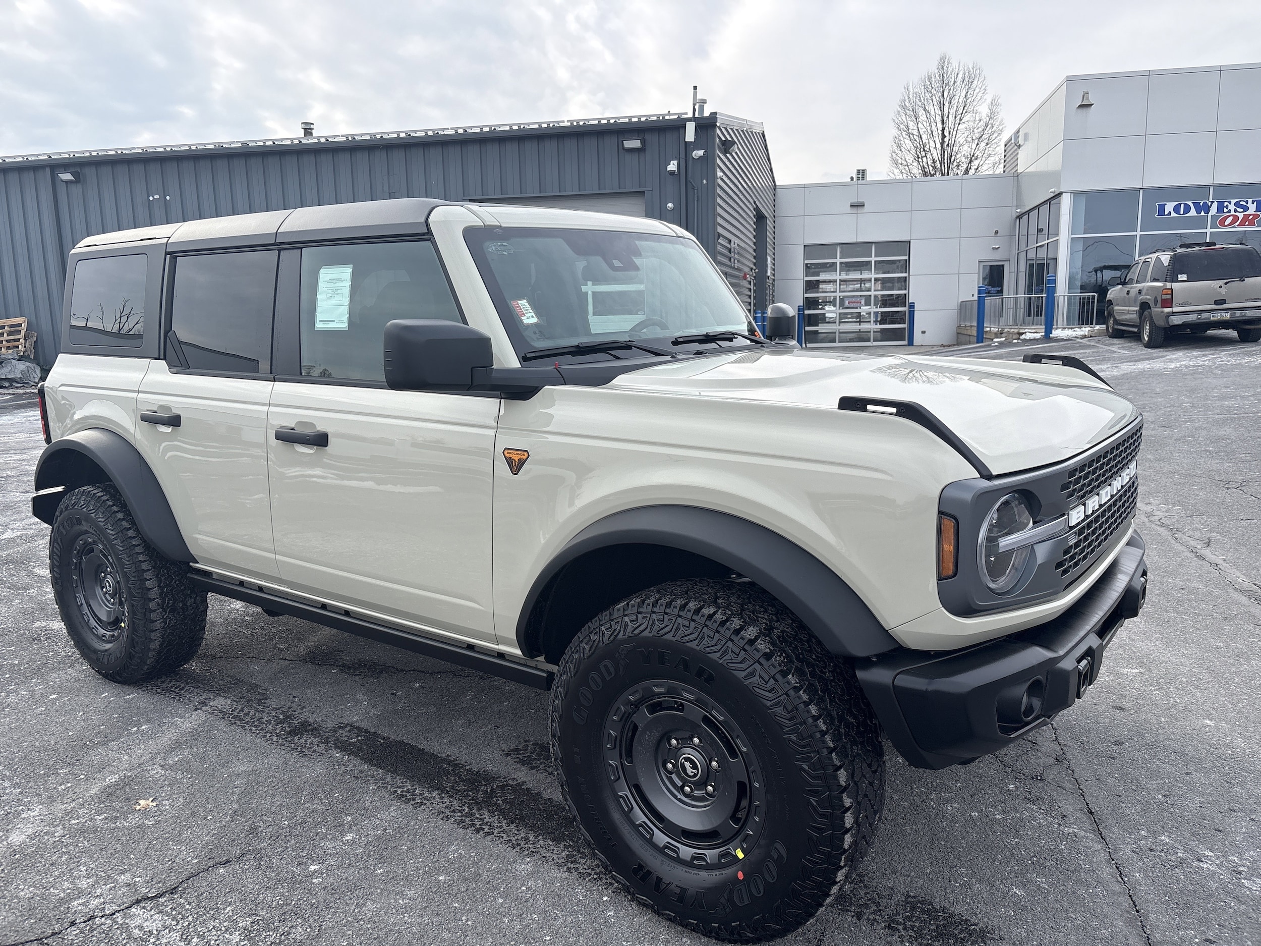 2025 Ford Bronco 4-Door Badlands's photo