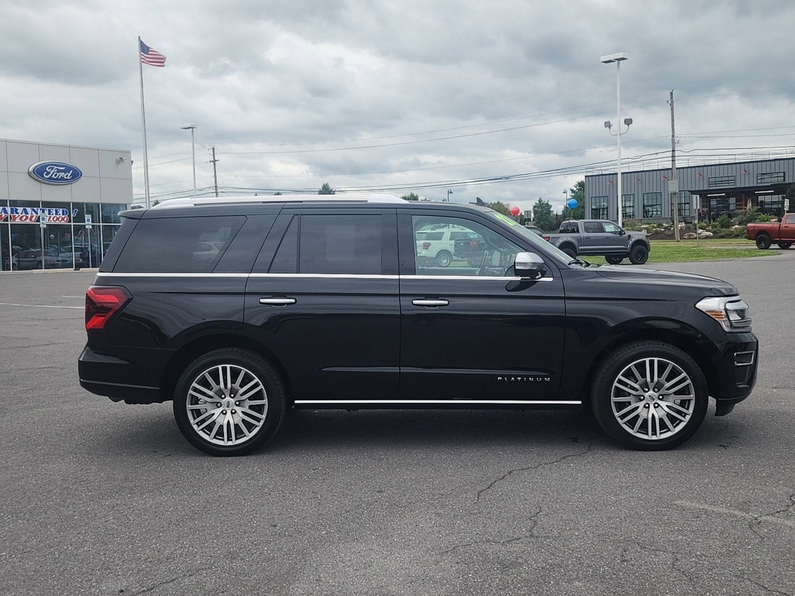 Used 2022 Ford Expedition Platinum with VIN 1FMJU1MT3NEA60718 for sale in Lewisburg, PA