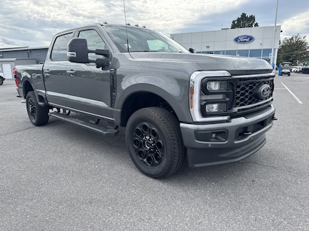 2026 Ford F-350 LARIAT Truck Crew Cab