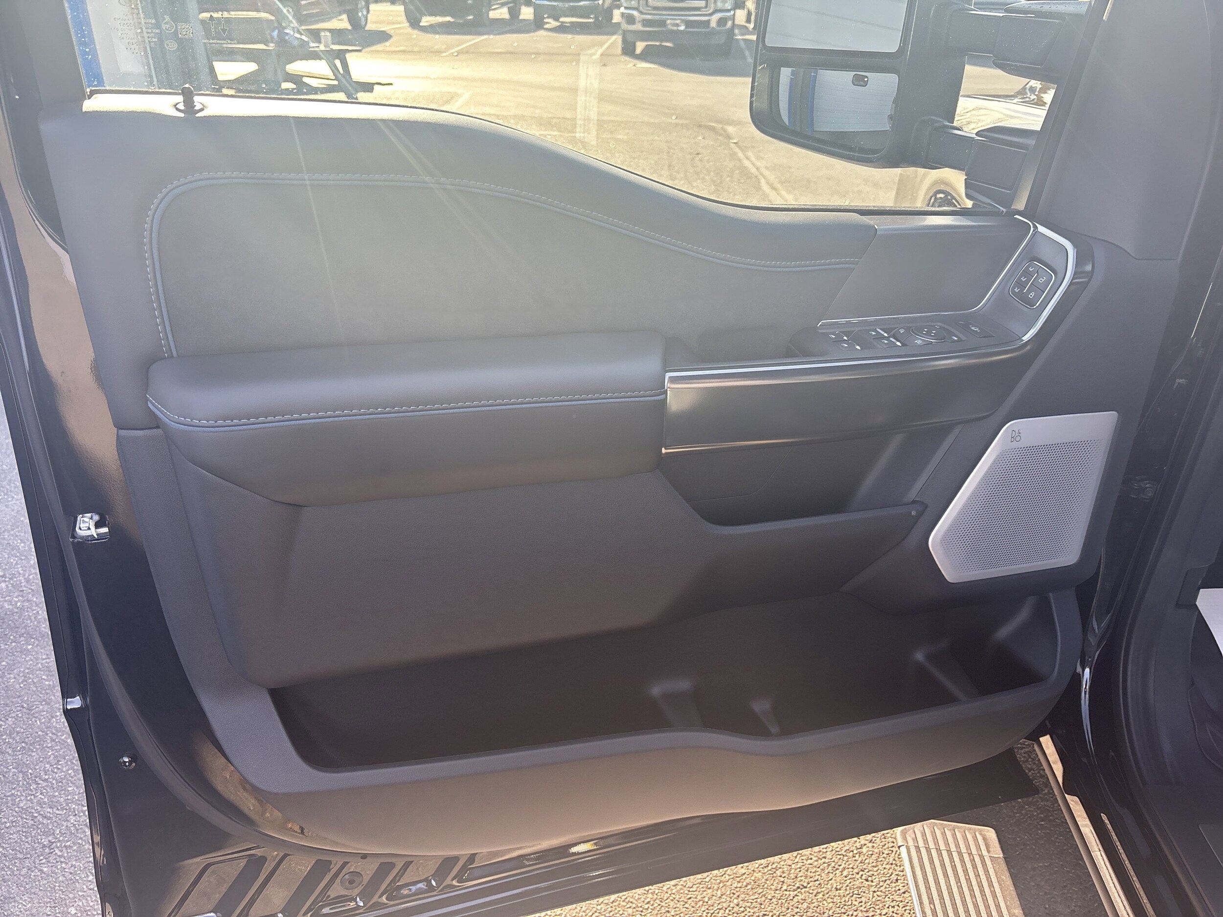 2026 Ford F-250 Super Duty Platinum - Photo 16