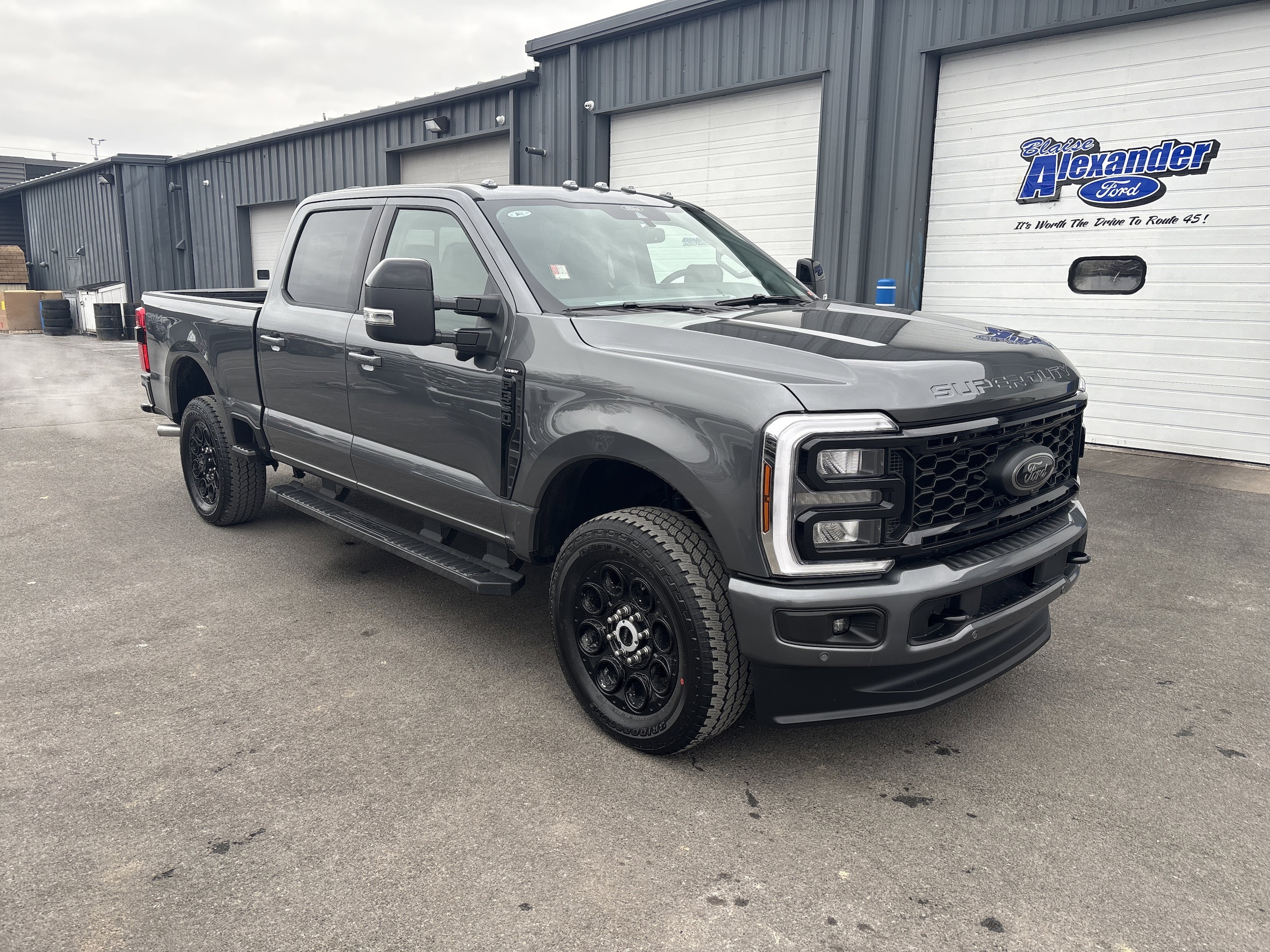 2026 Ford F-350 Super Duty Lariat's photo