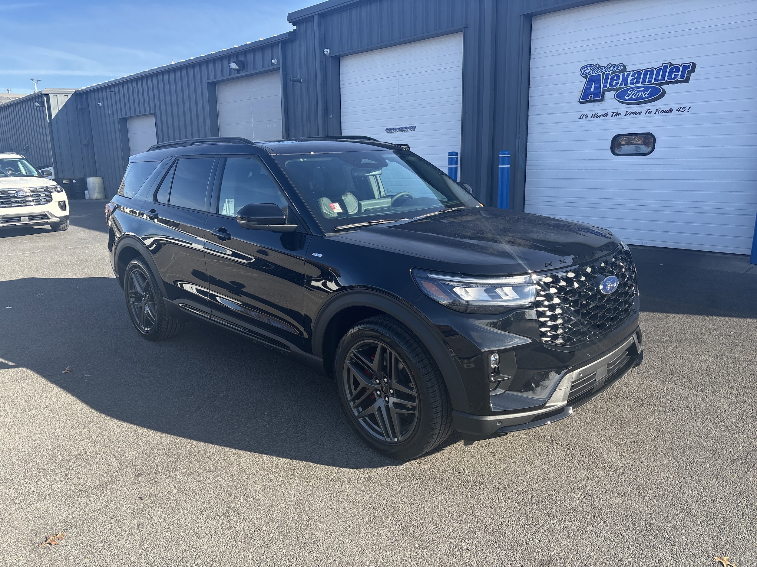 2026 Ford Explorer ST-LINE's photo