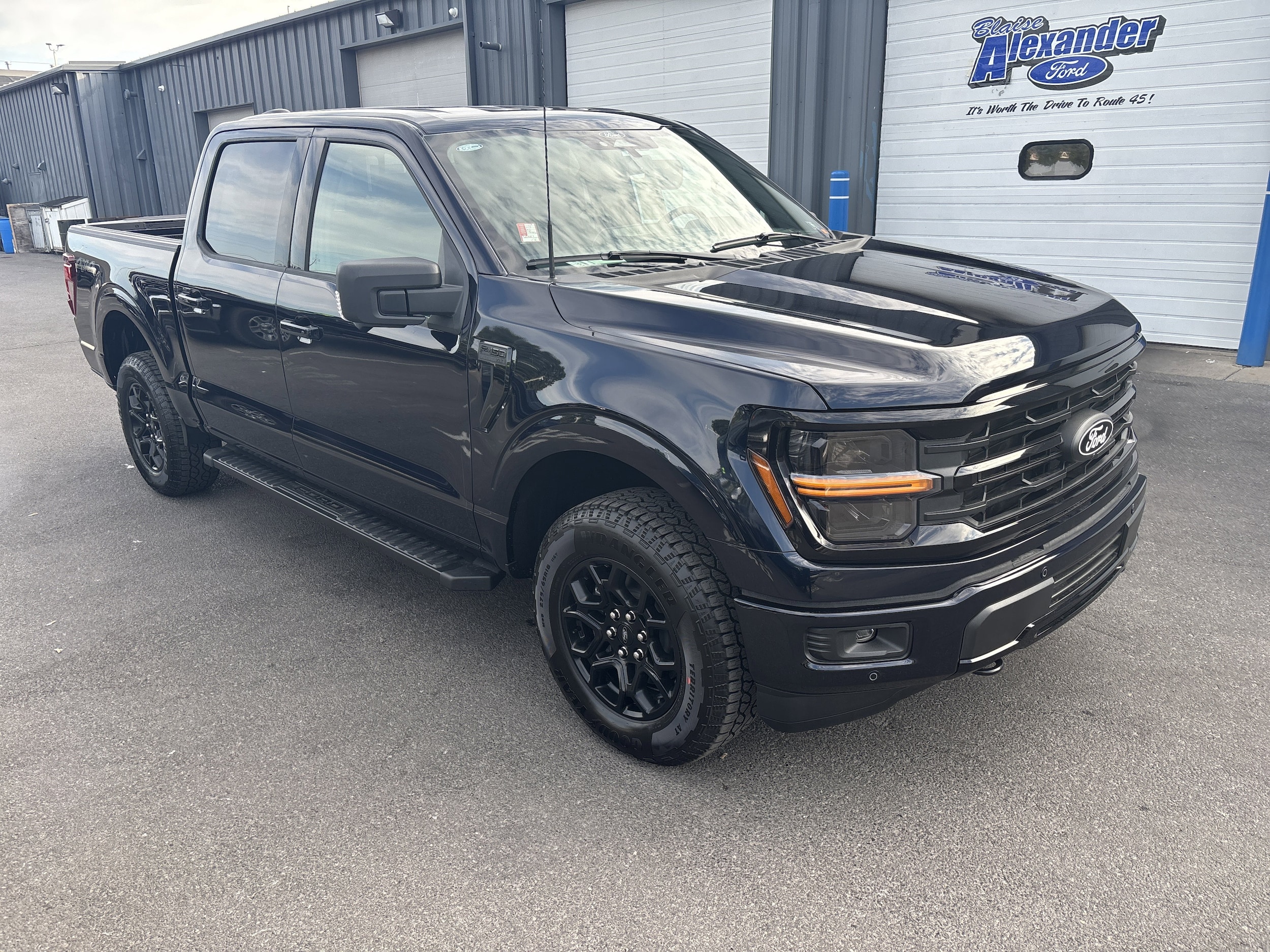 2025 Ford F-150 XLT's photo