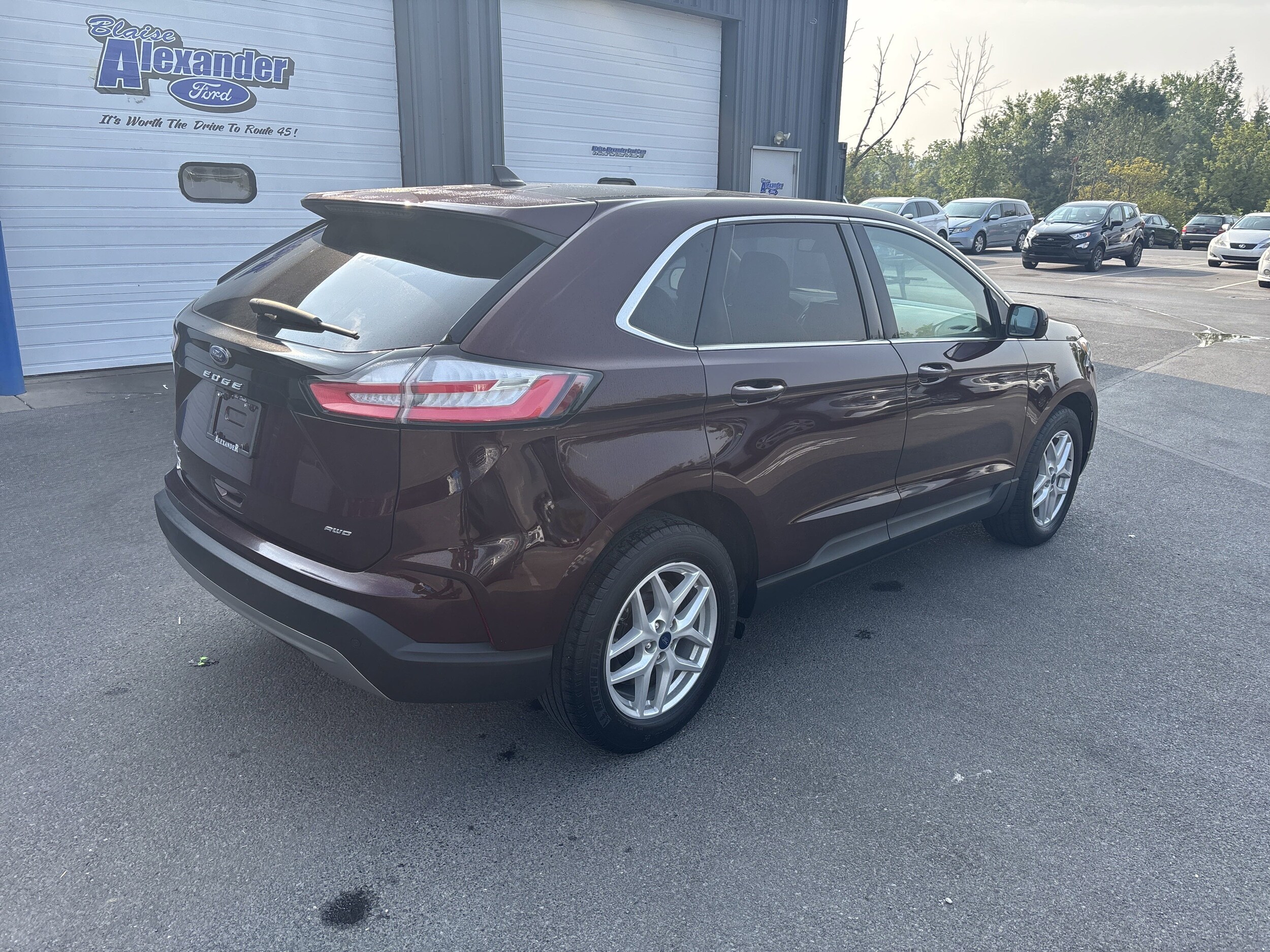 2022 Ford Edge SEL photo 3