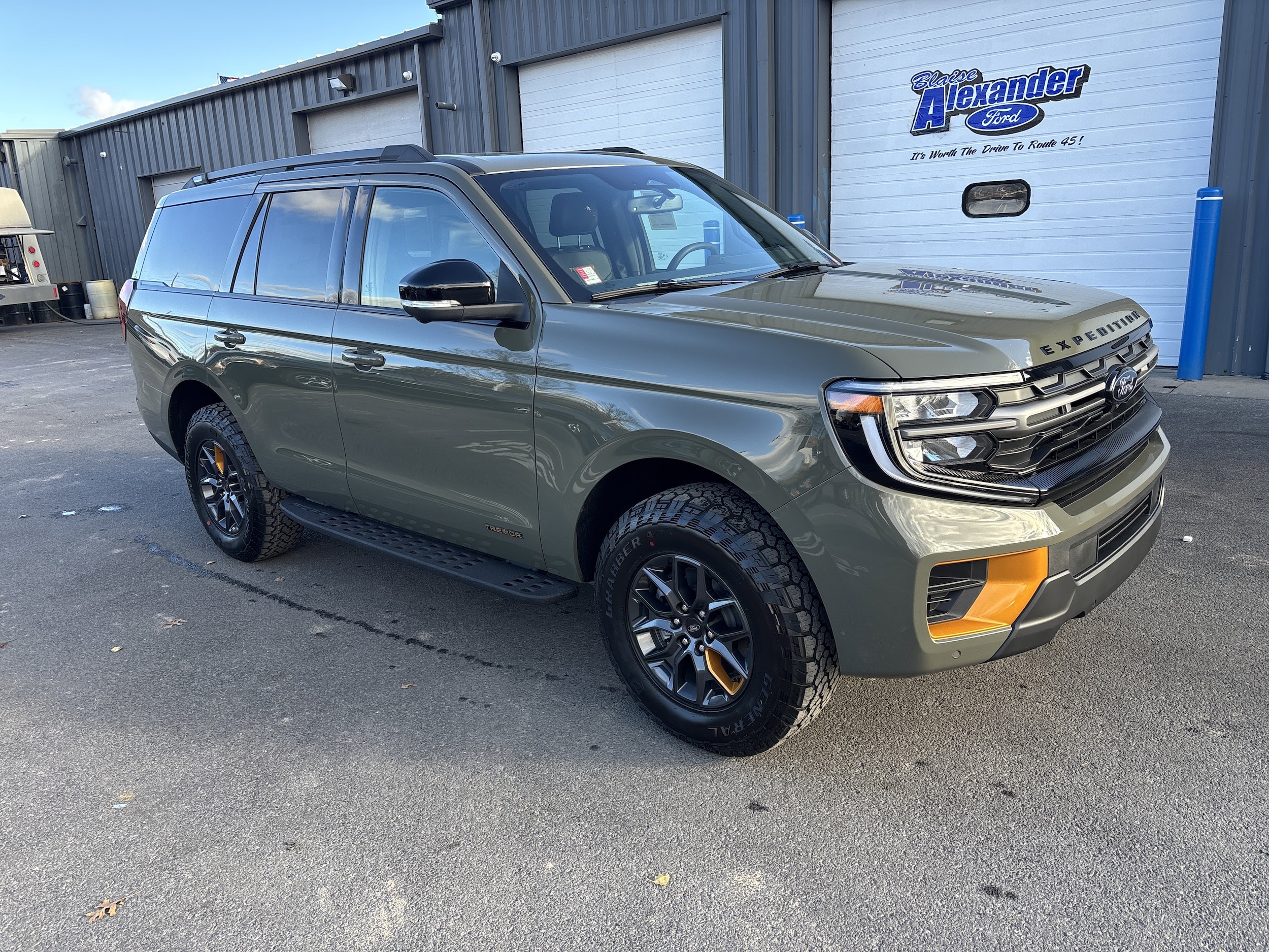 2025 Ford Expedition Tremor's photo