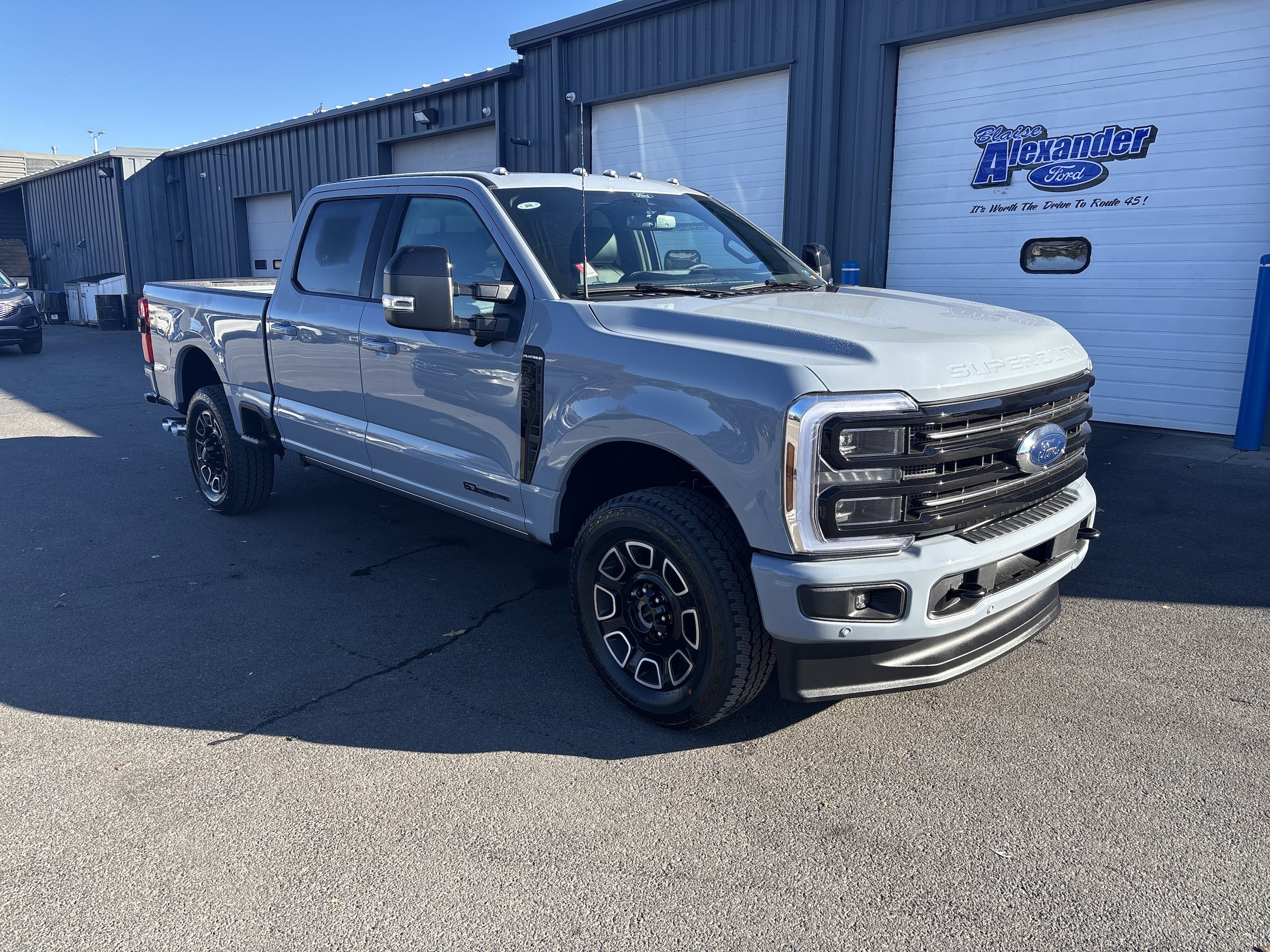 2026 Ford F-250 Super Duty Platinum's photo