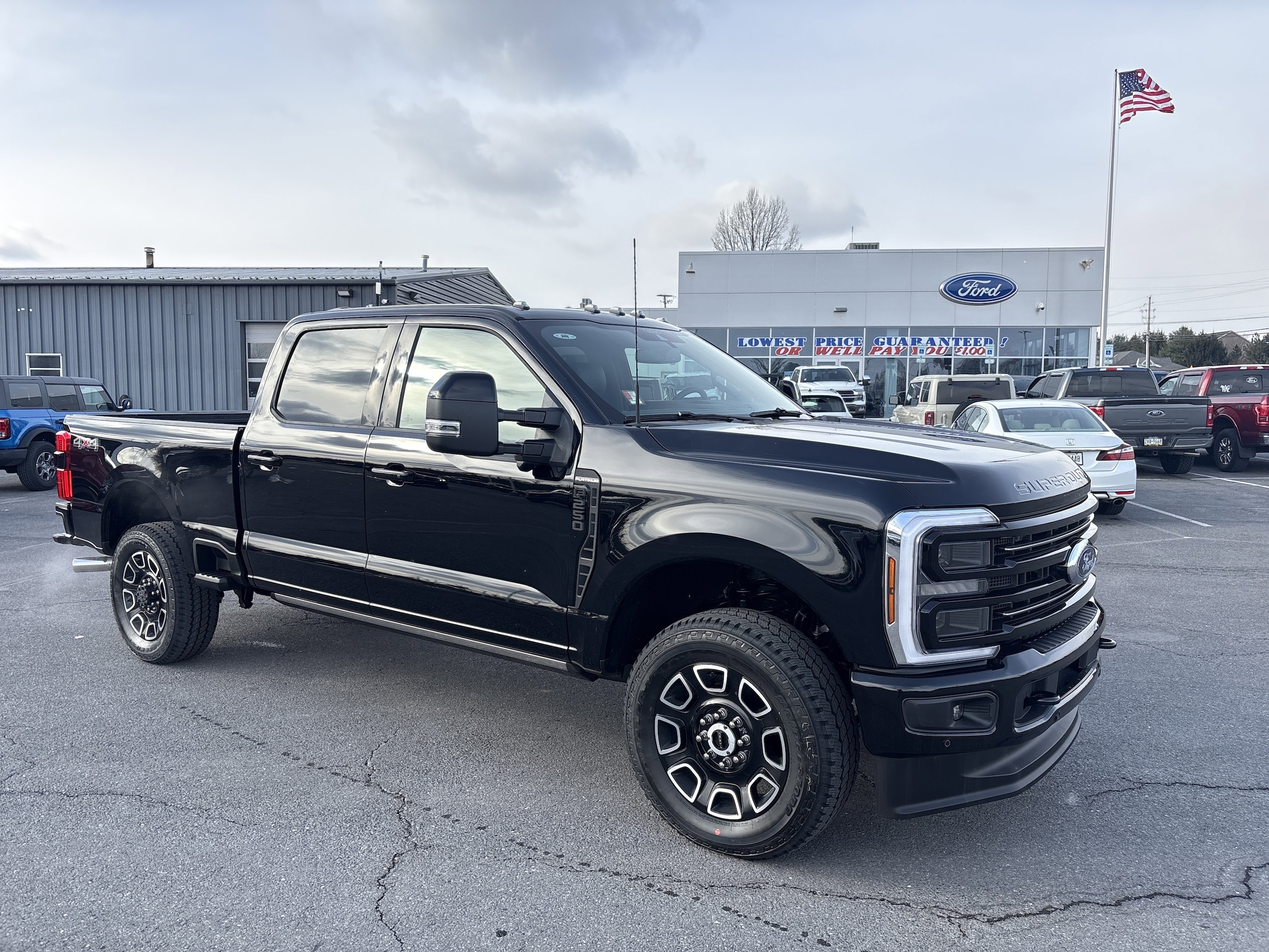 2026 Ford F-250 Super Duty Platinum's photo