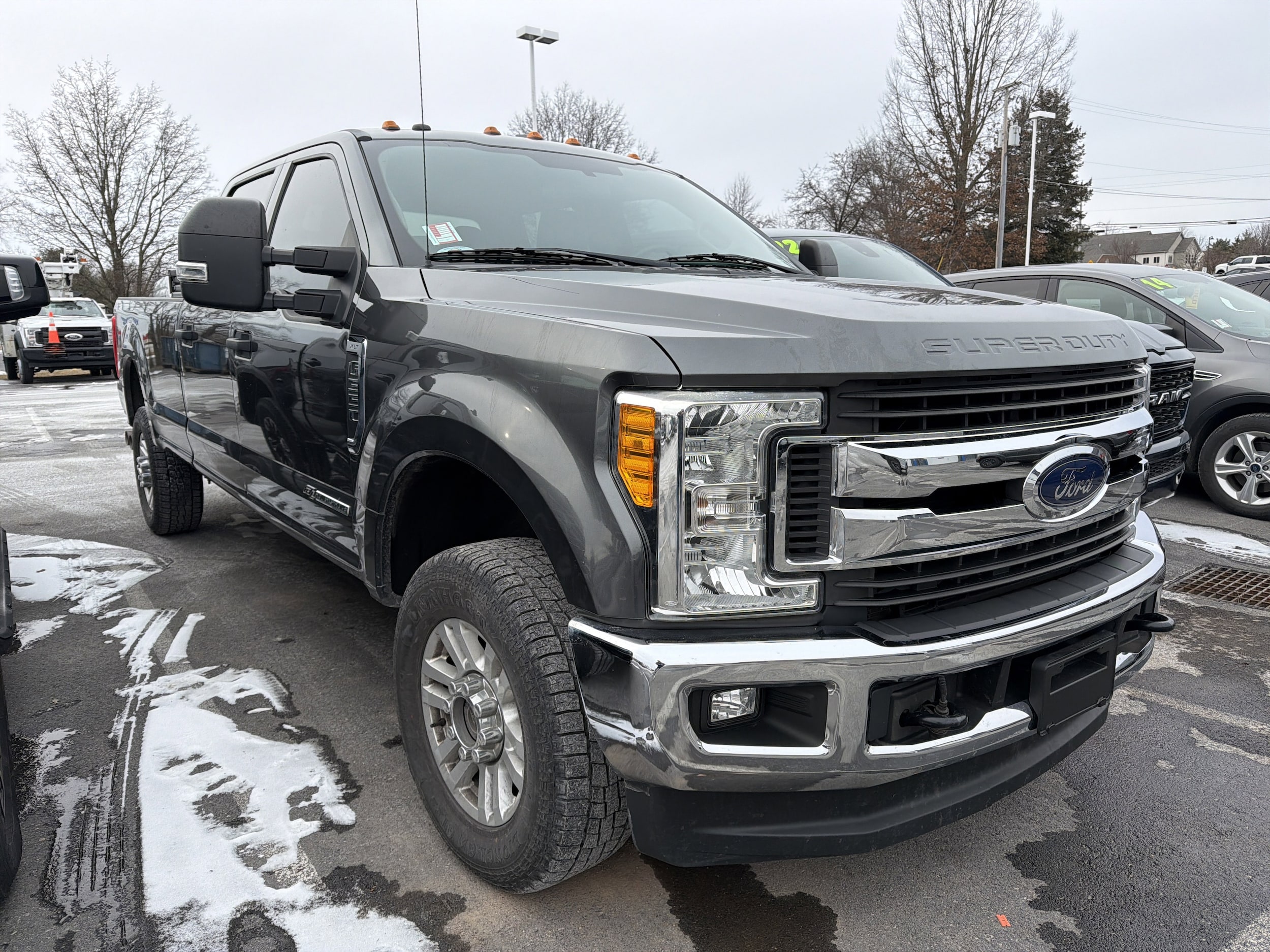 2017 Ford F-350 Super Duty XLT's photo