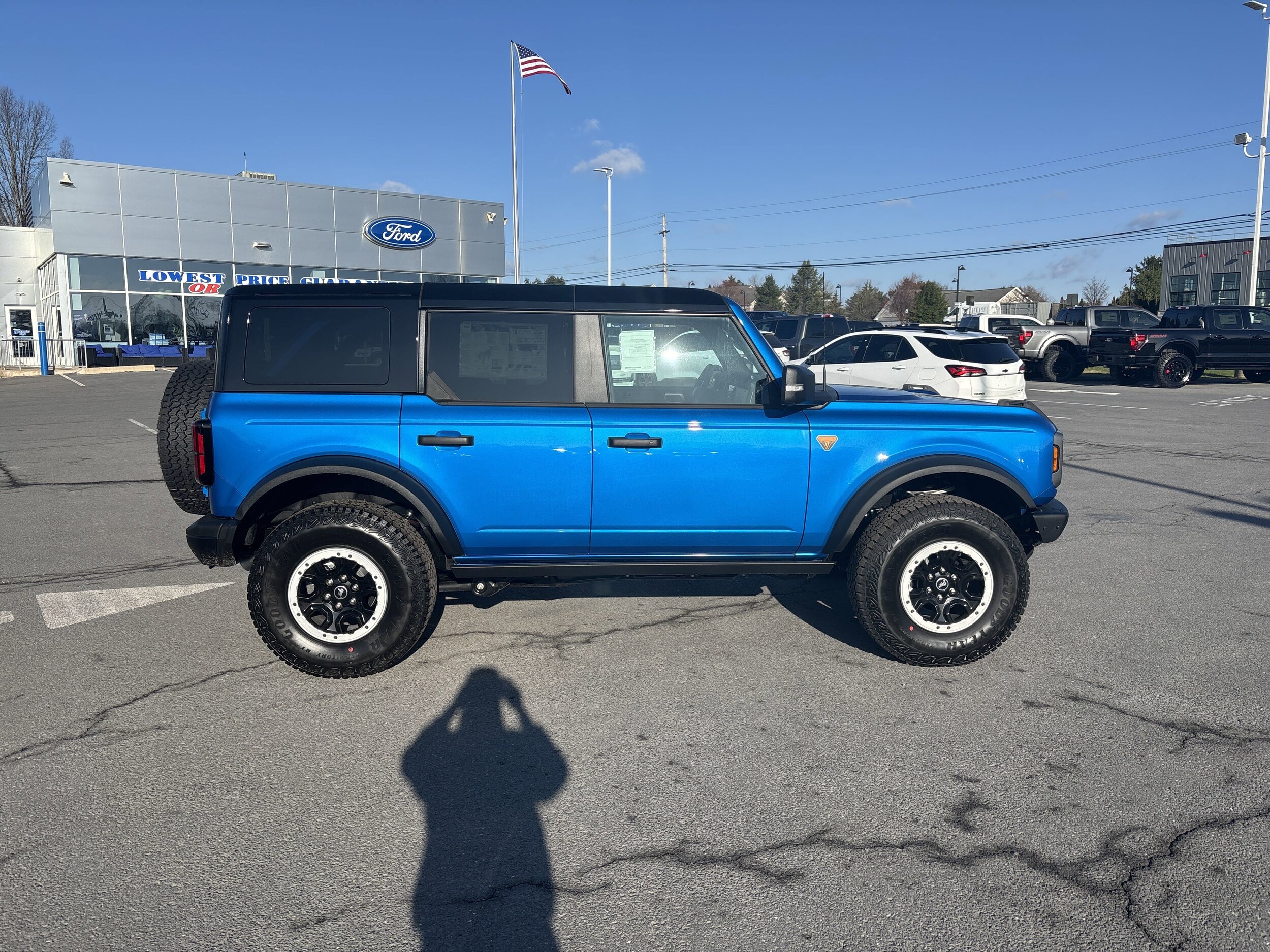2025 Ford Bronco Badlands photo 2