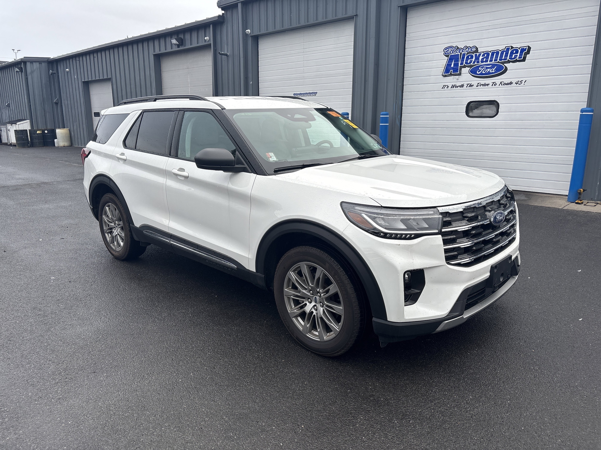 2025 Ford Explorer Active's photo