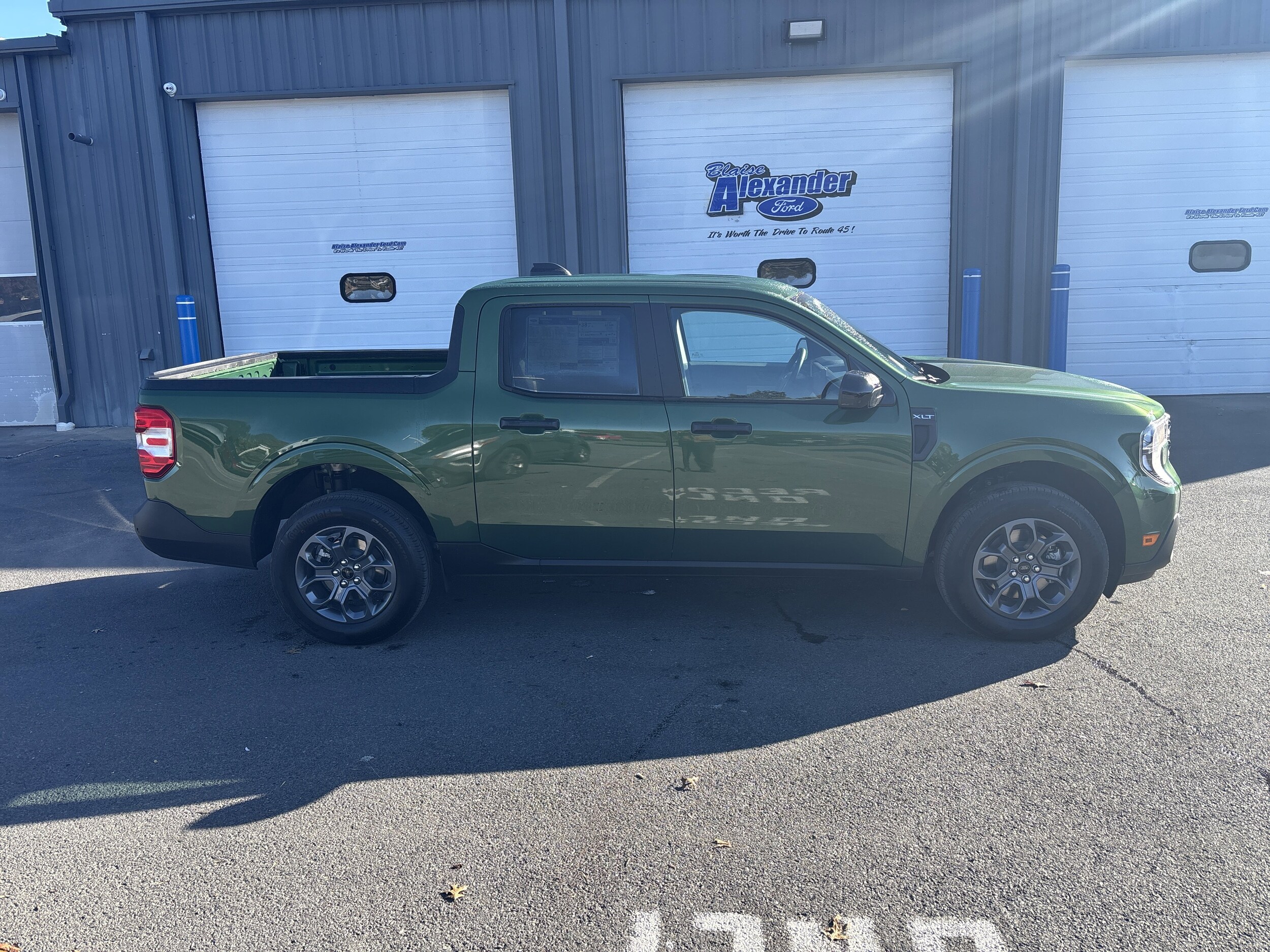 2025 Ford Maverick XLT photo 2