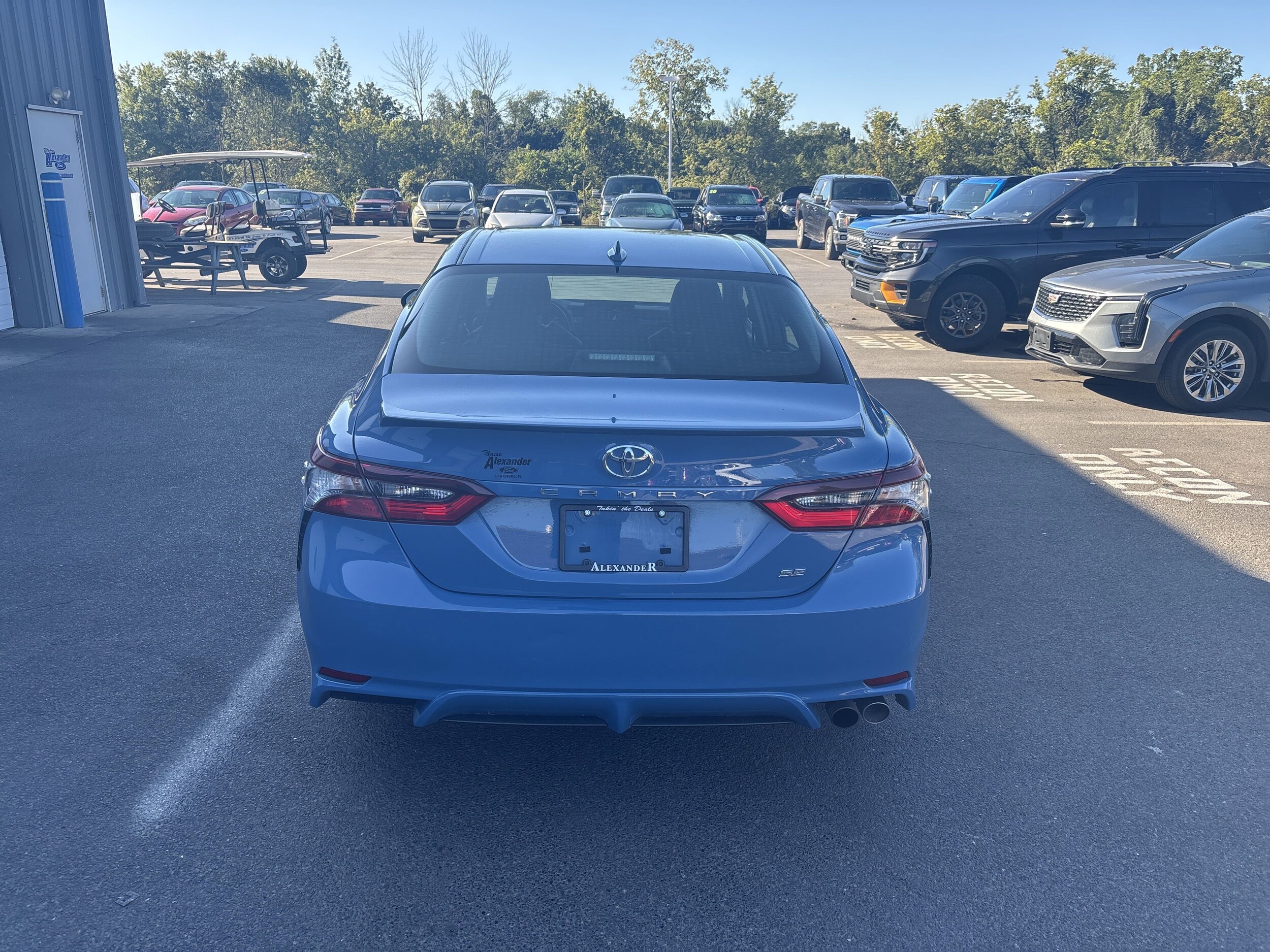 2023 Toyota Camry SE photo 4