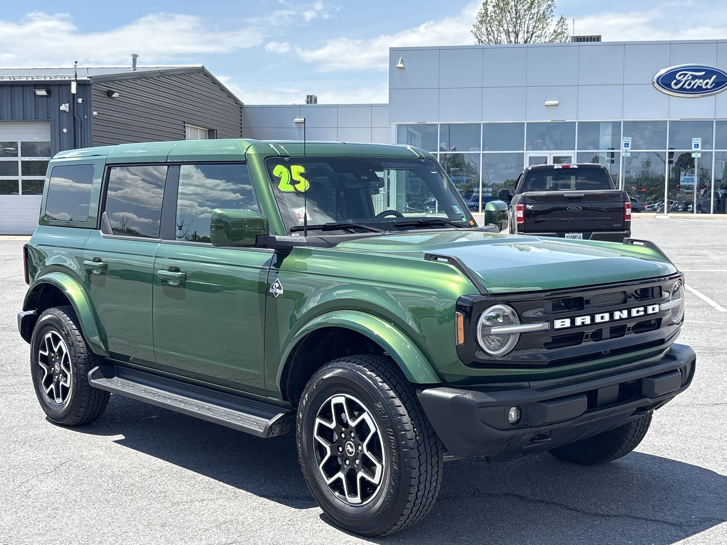 2025 Ford Bronco Outer Banks 4x4's photo