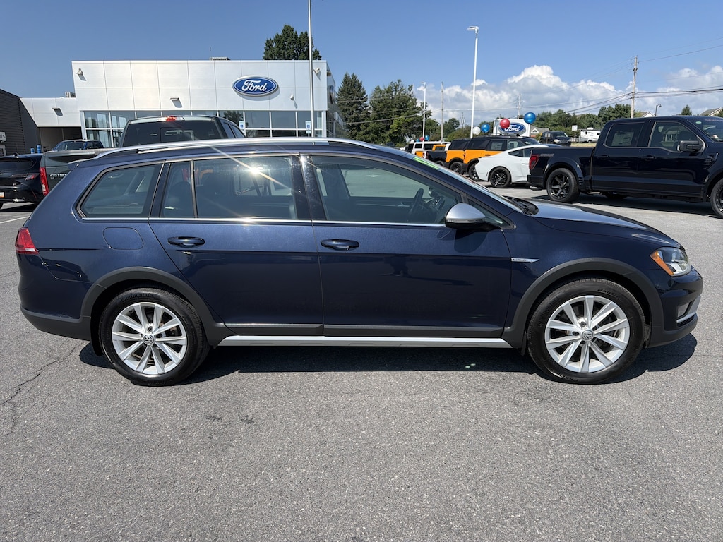 Used 2017 Volkswagen Golf Alltrack Wagon