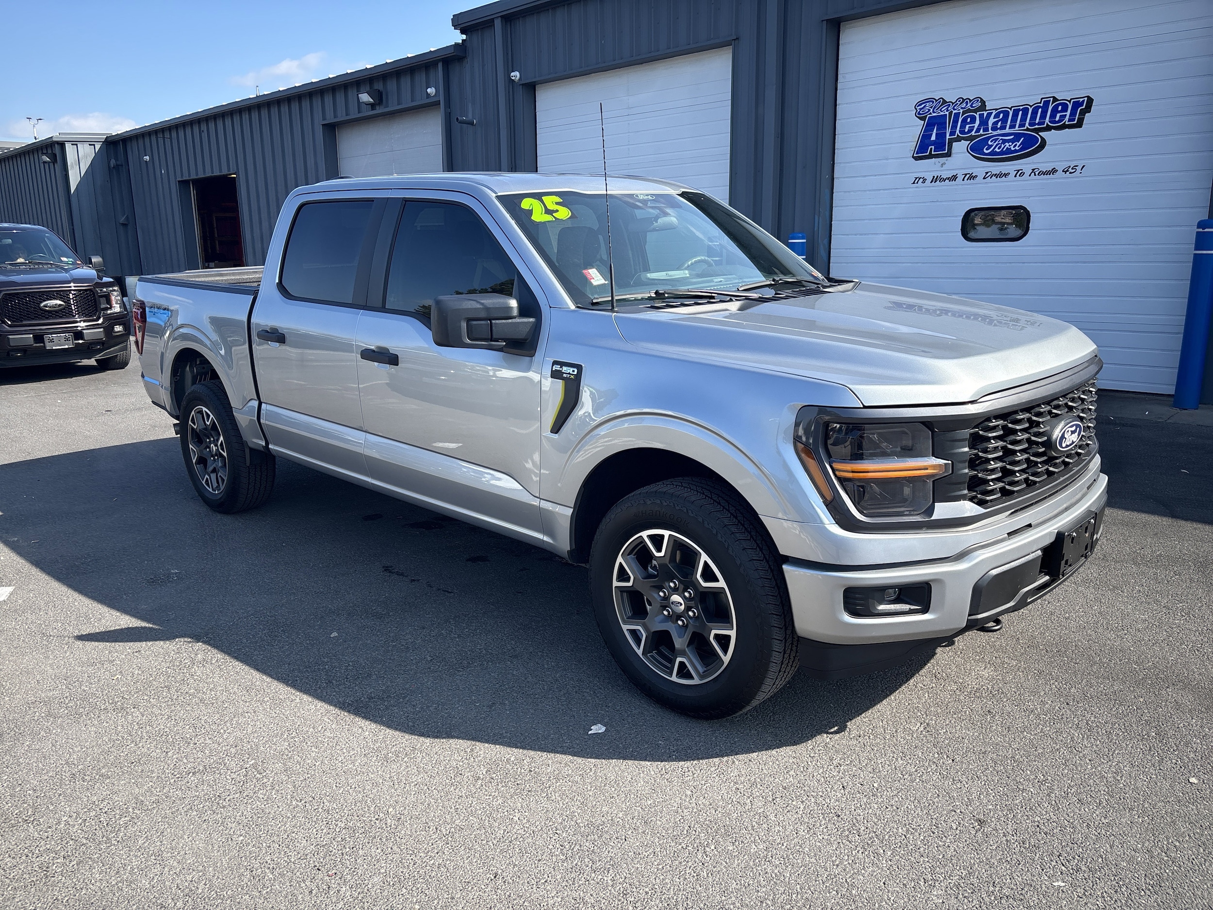 2025 Ford F-150 STX's photo