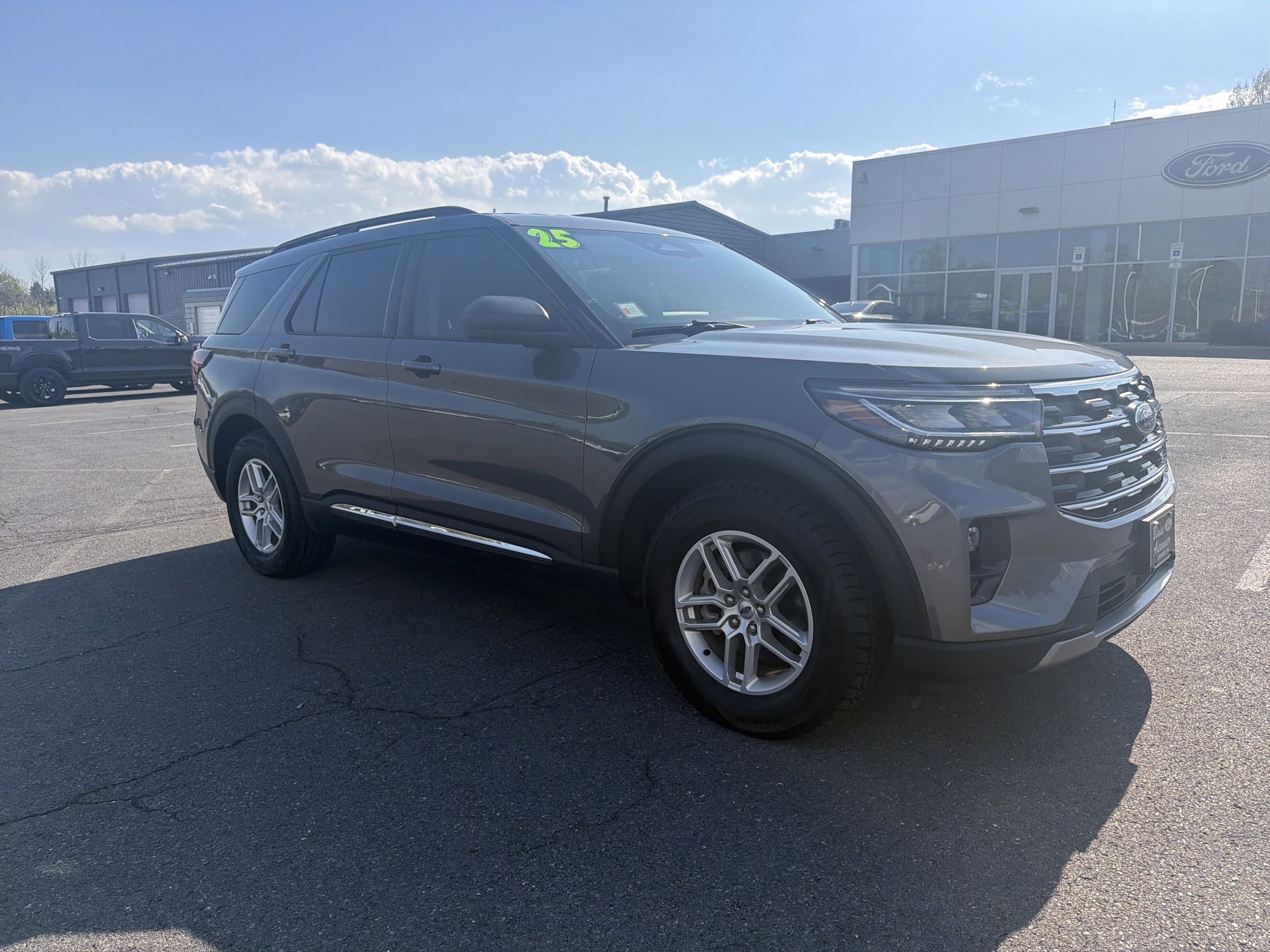 2025 Ford Explorer Active RWD (PL535)'s photo