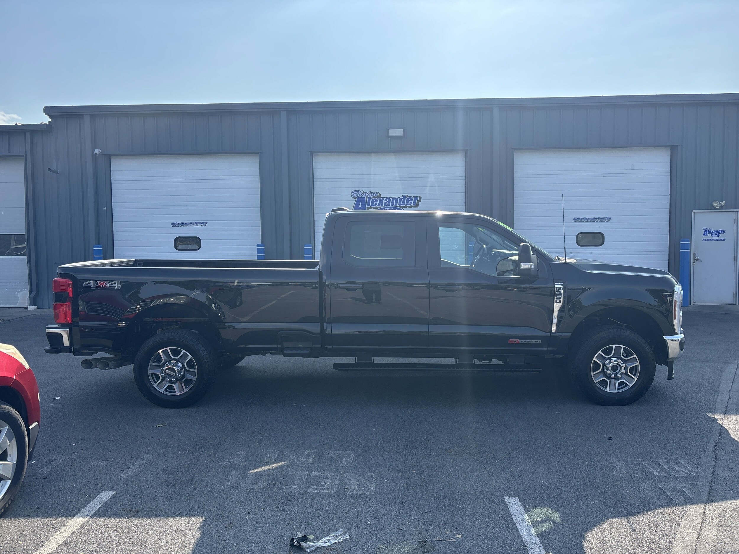 2024 Ford F-350 Lariat photo 2