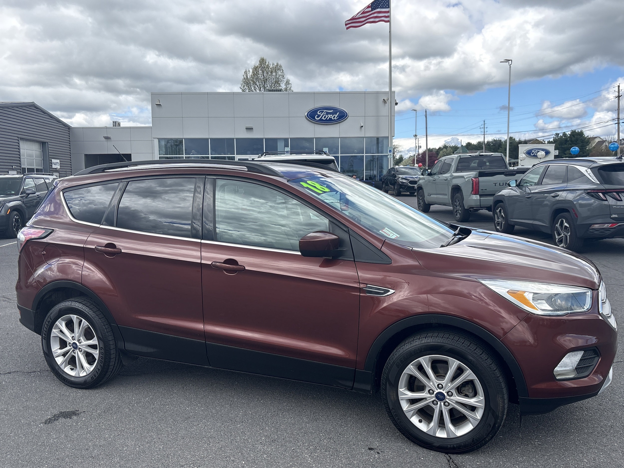 Used 2018 Ford Escape SE with VIN 1FMCU9GD3JUA47544 for sale in Lewisburg, PA