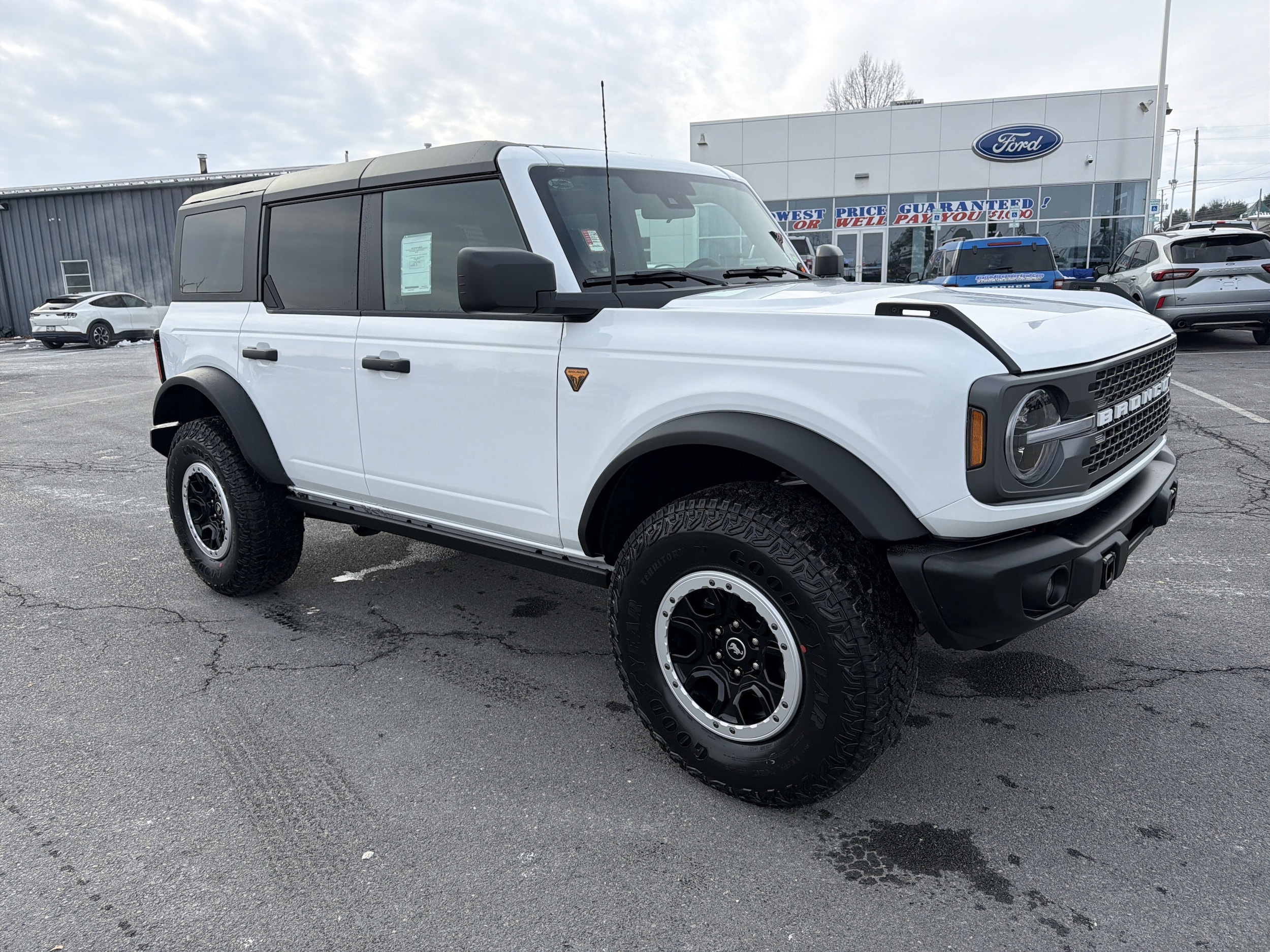 2025 Ford Bronco 4-Door Badlands's photo